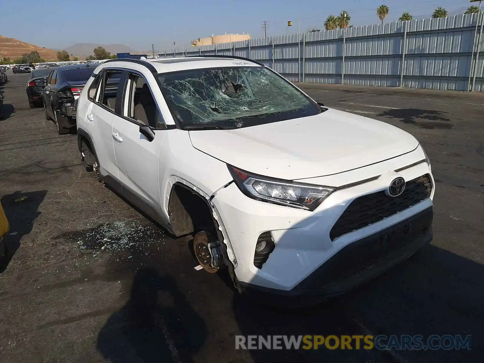 1 Photograph of a damaged car 2T3W1RFV0LW077174 TOYOTA RAV4 2020