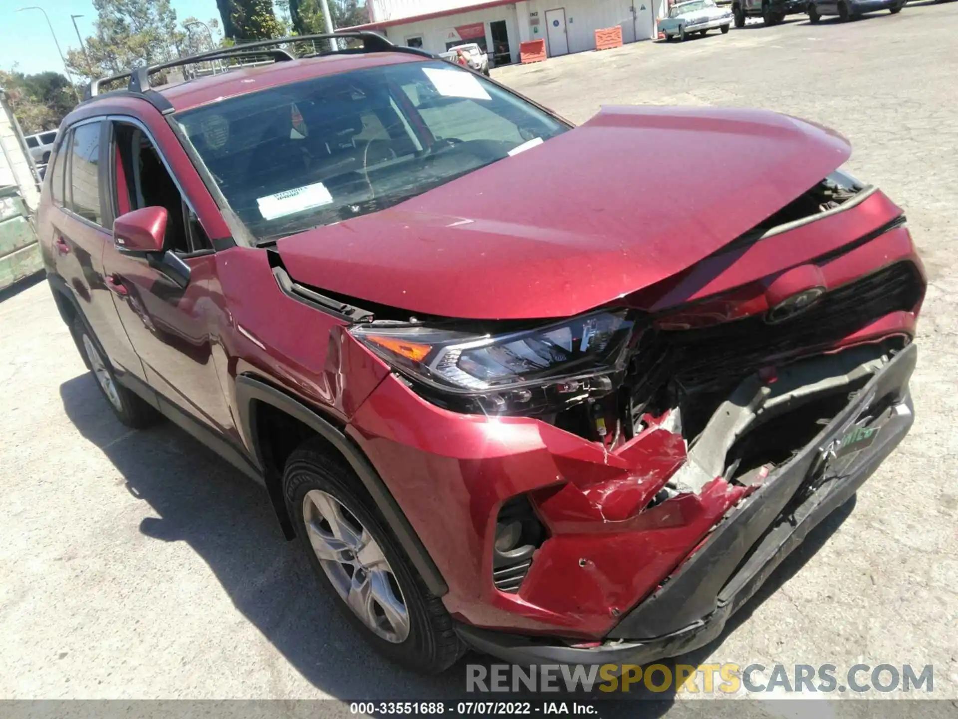 1 Photograph of a damaged car 2T3W1RFV0LW085470 TOYOTA RAV4 2020