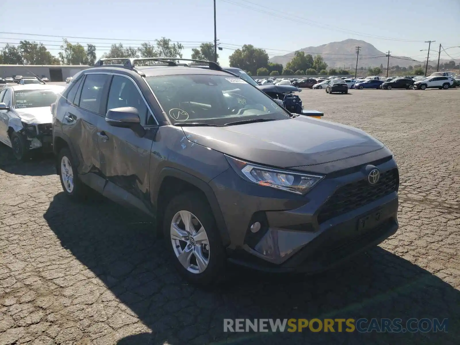 1 Photograph of a damaged car 2T3W1RFV0LW086800 TOYOTA RAV4 2020