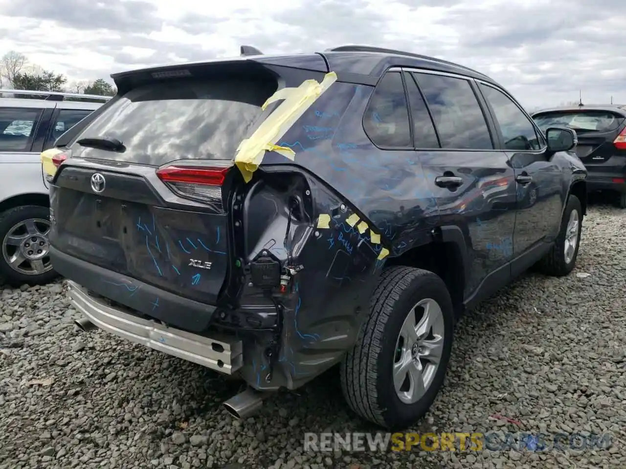 4 Photograph of a damaged car 2T3W1RFV0LW091785 TOYOTA RAV4 2020