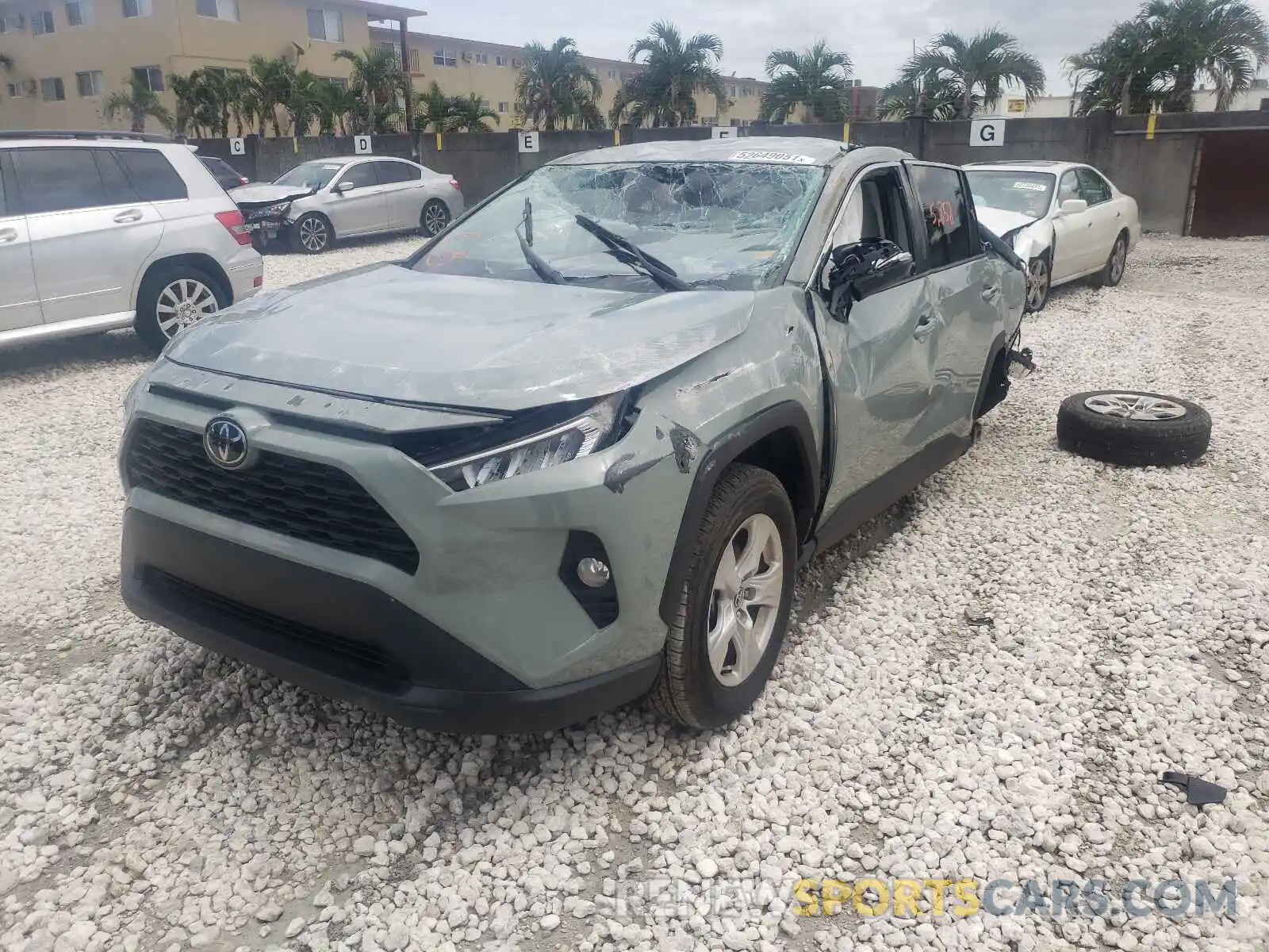 2 Photograph of a damaged car 2T3W1RFV0LW094427 TOYOTA RAV4 2020