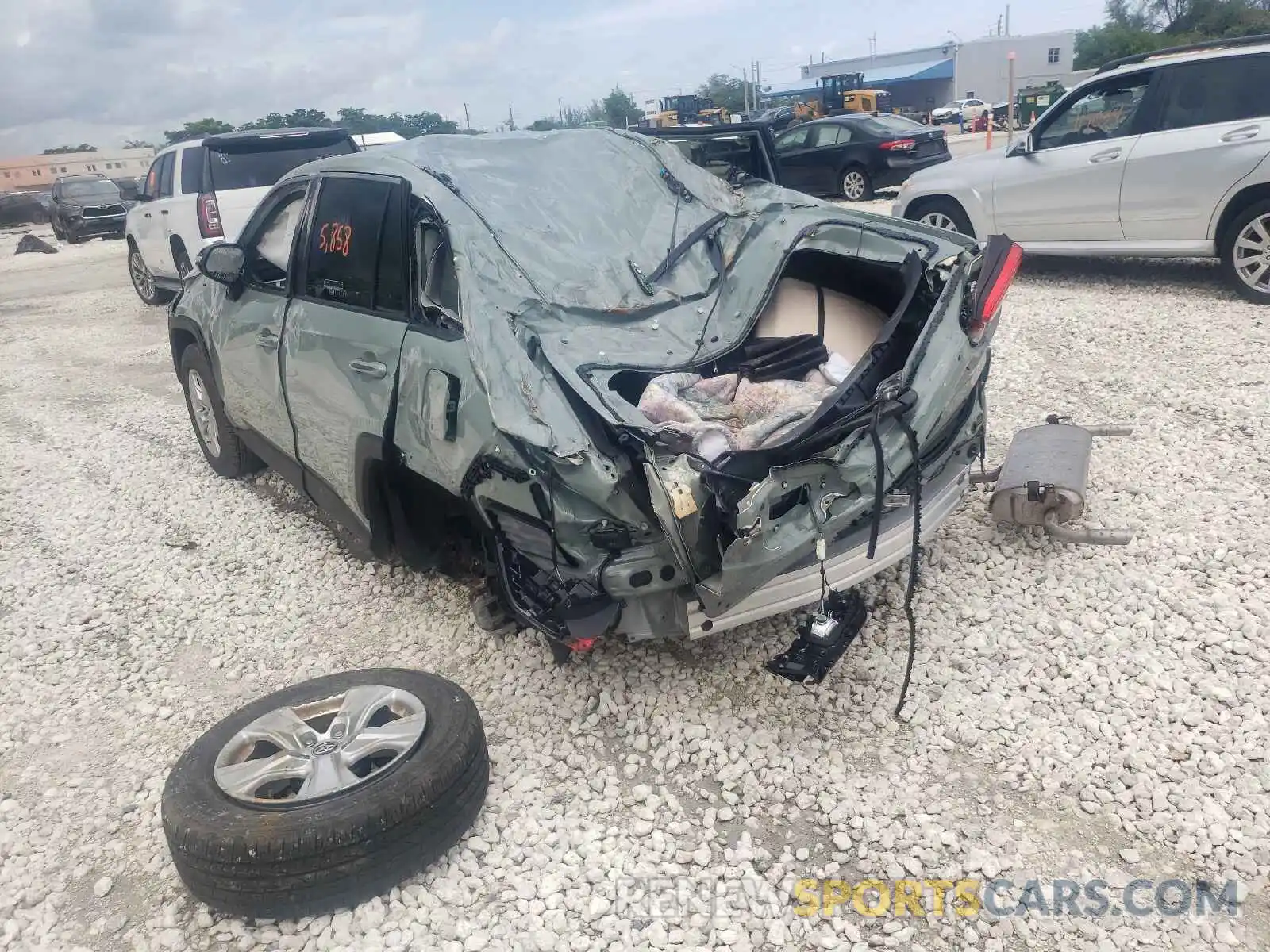 3 Photograph of a damaged car 2T3W1RFV0LW094427 TOYOTA RAV4 2020