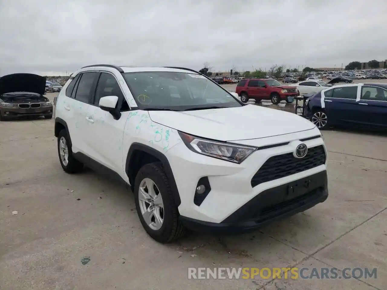 1 Photograph of a damaged car 2T3W1RFV0LW100243 TOYOTA RAV4 2020