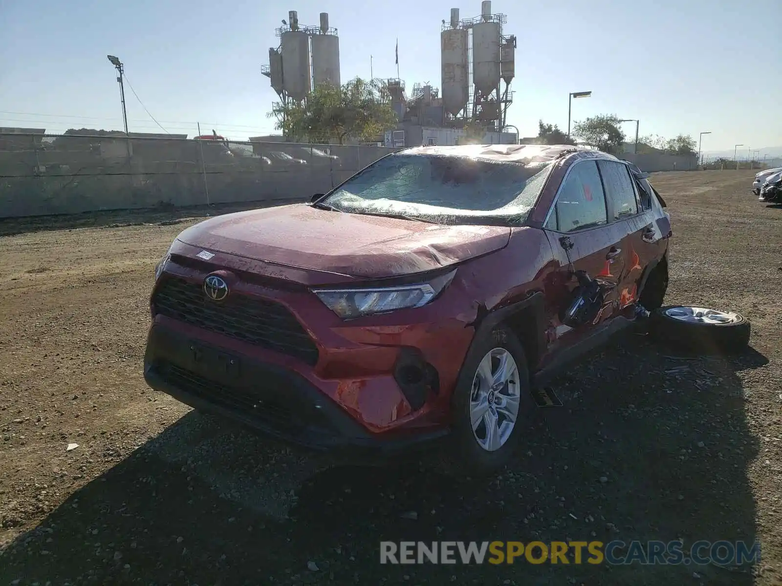 2 Photograph of a damaged car 2T3W1RFV0LW102266 TOYOTA RAV4 2020