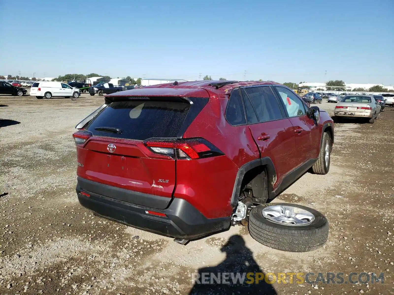 4 Photograph of a damaged car 2T3W1RFV0LW102266 TOYOTA RAV4 2020