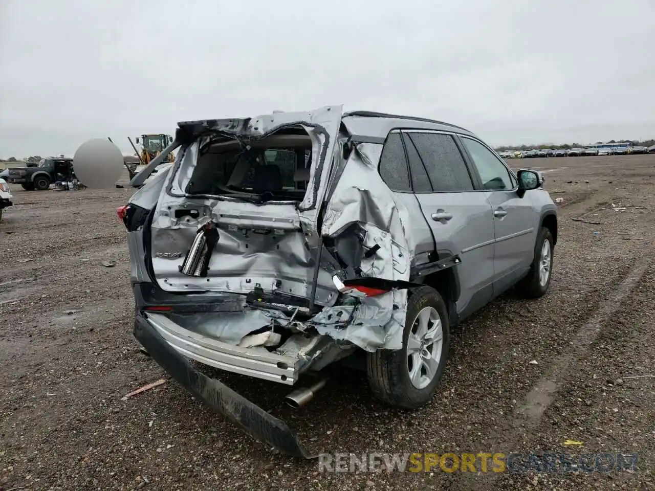 4 Photograph of a damaged car 2T3W1RFV1LC034352 TOYOTA RAV4 2020