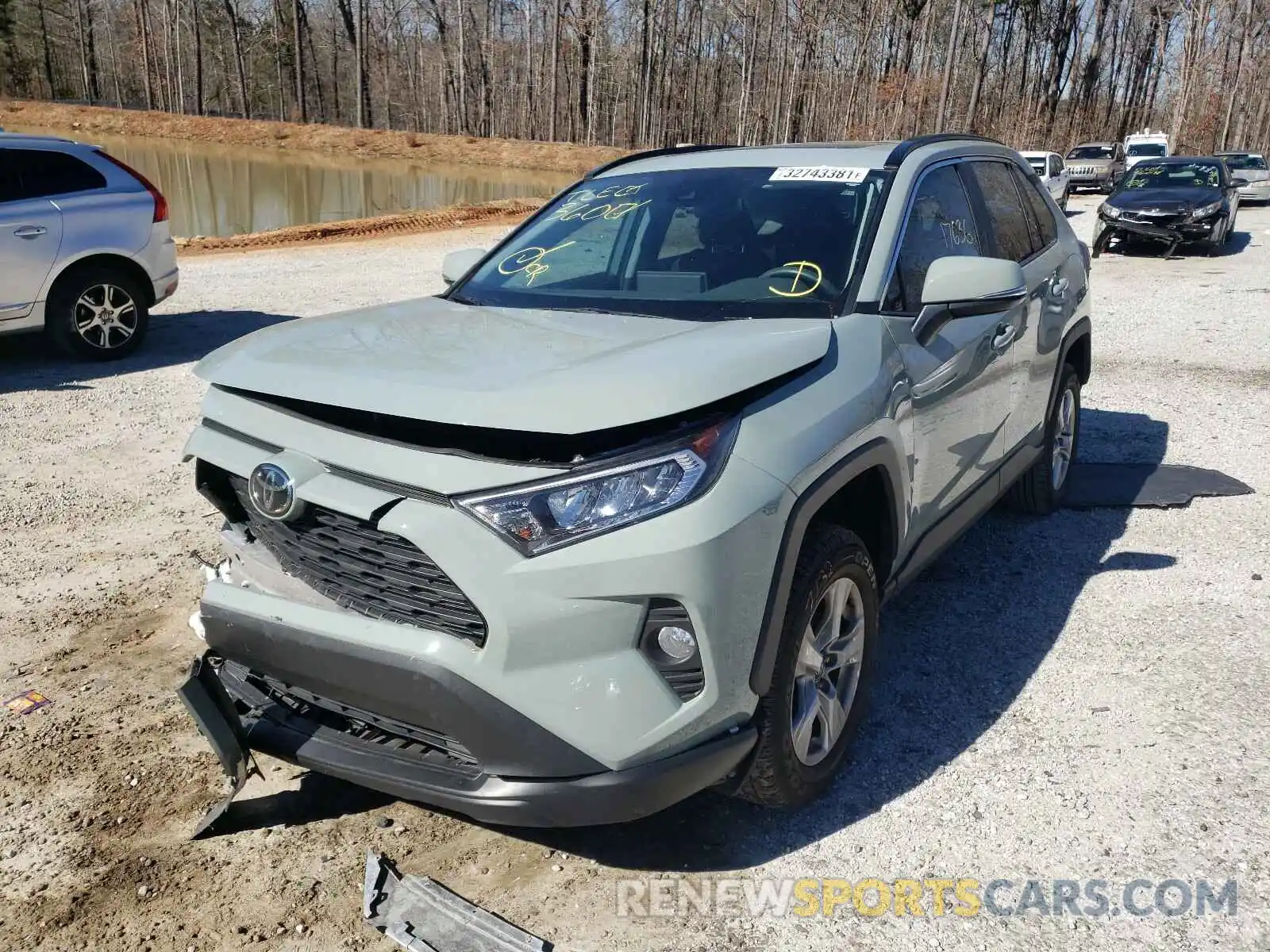 2 Photograph of a damaged car 2T3W1RFV1LC042080 TOYOTA RAV4 2020