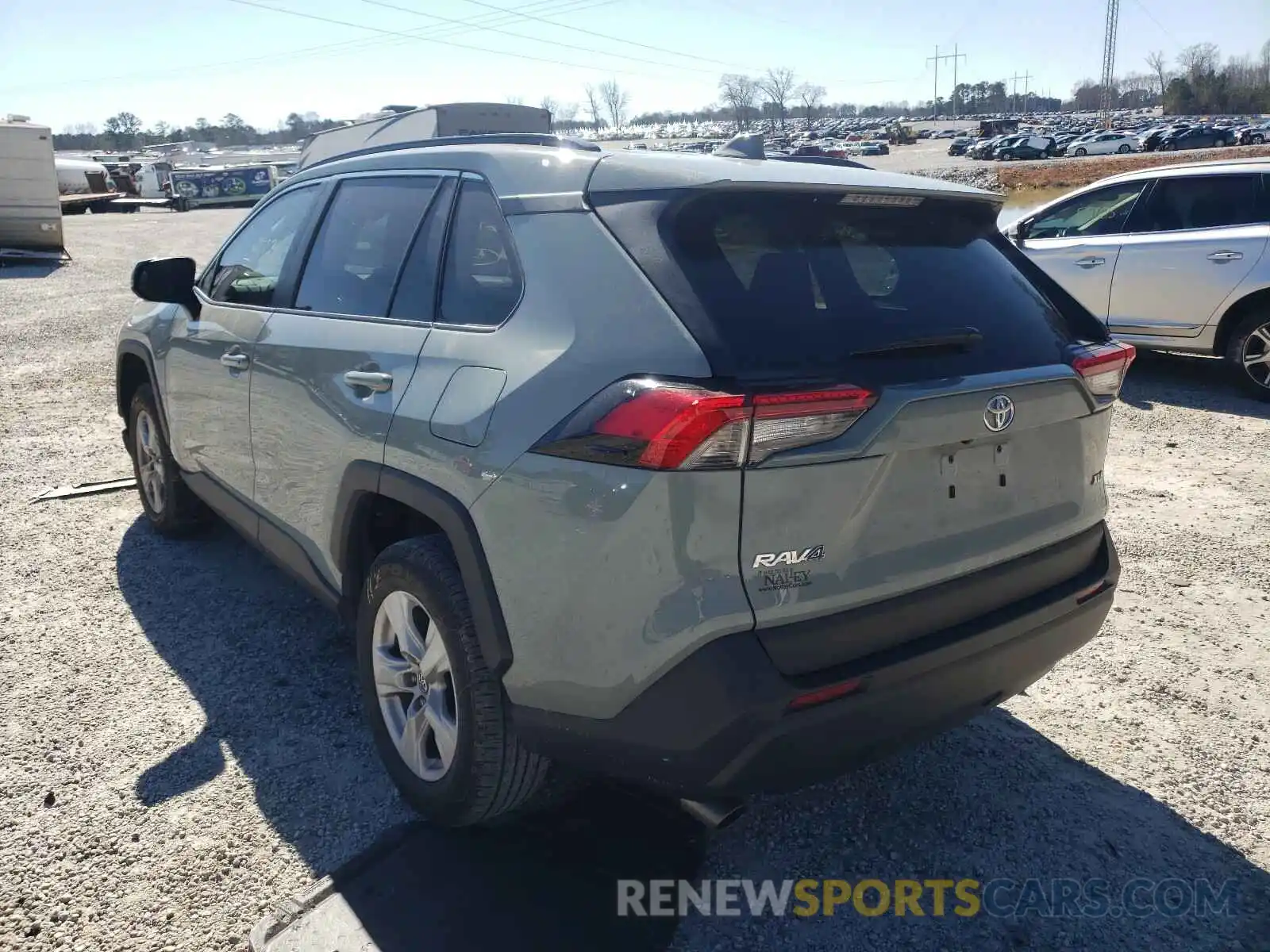 3 Photograph of a damaged car 2T3W1RFV1LC042080 TOYOTA RAV4 2020