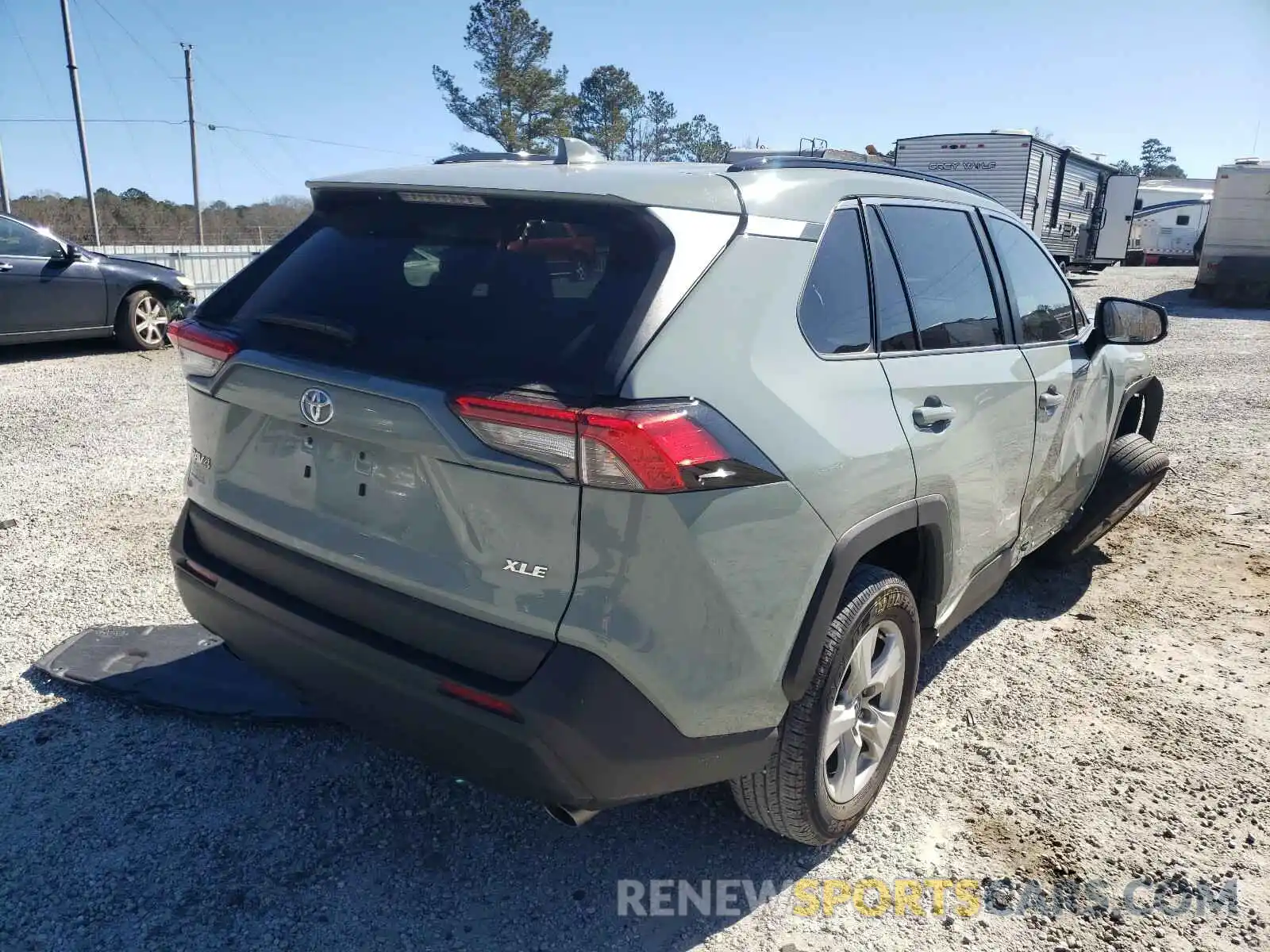 4 Photograph of a damaged car 2T3W1RFV1LC042080 TOYOTA RAV4 2020