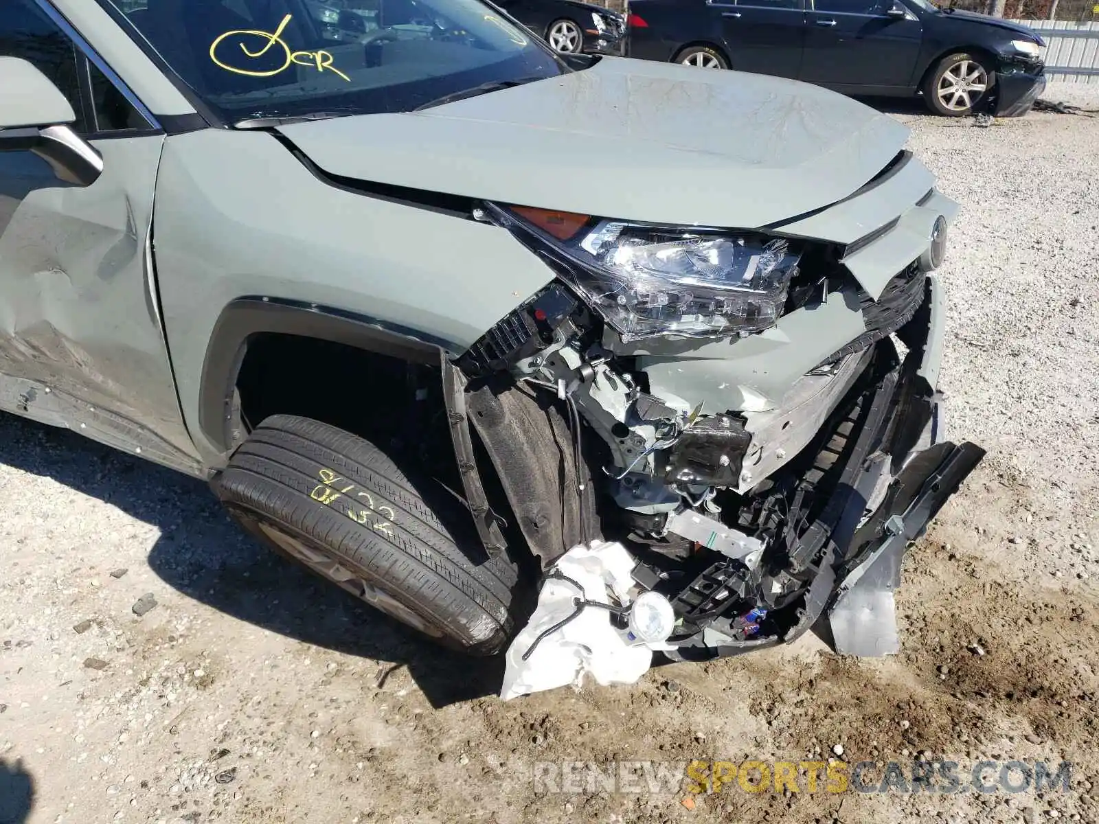 9 Photograph of a damaged car 2T3W1RFV1LC042080 TOYOTA RAV4 2020