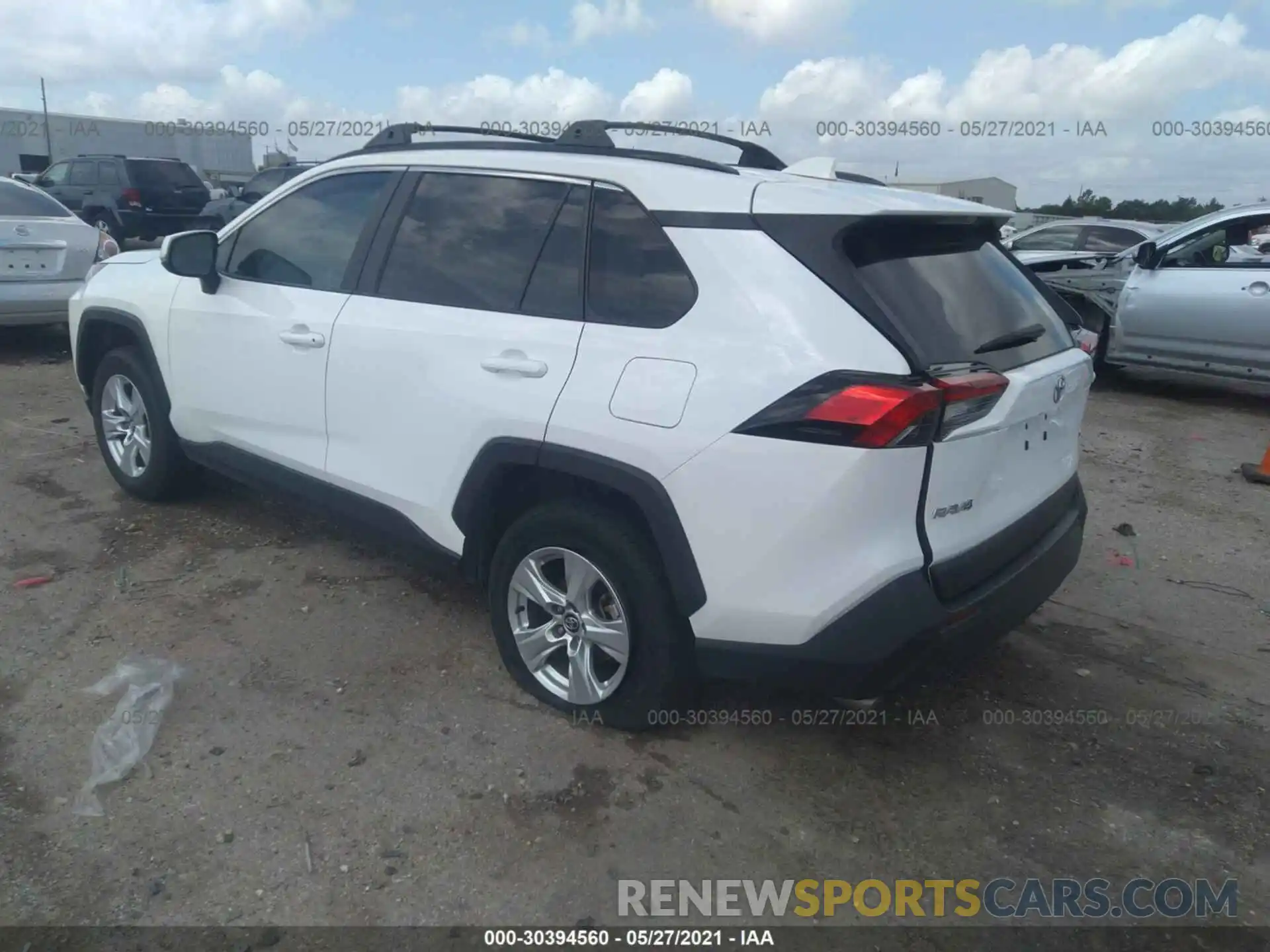 3 Photograph of a damaged car 2T3W1RFV1LC044380 TOYOTA RAV4 2020