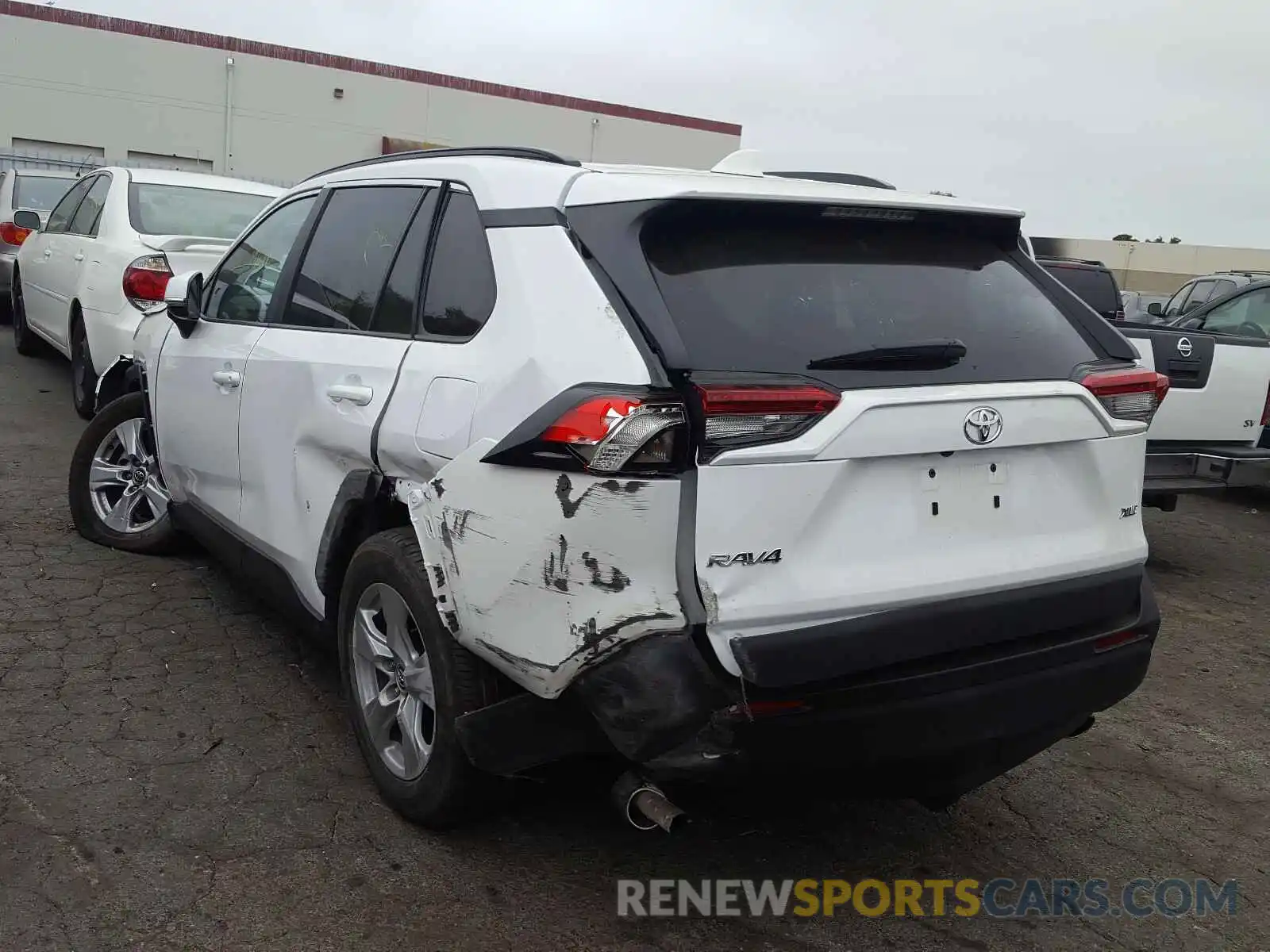 3 Photograph of a damaged car 2T3W1RFV1LC045058 TOYOTA RAV4 2020