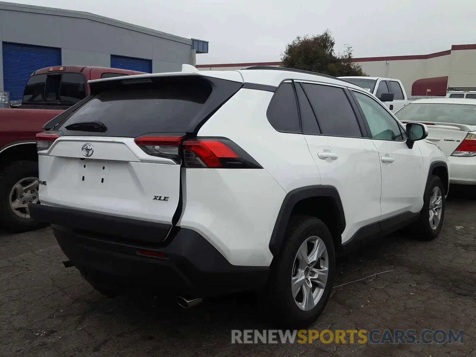 4 Photograph of a damaged car 2T3W1RFV1LC045058 TOYOTA RAV4 2020