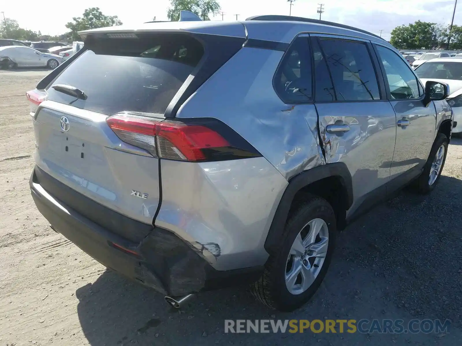 4 Photograph of a damaged car 2T3W1RFV1LC045450 TOYOTA RAV4 2020