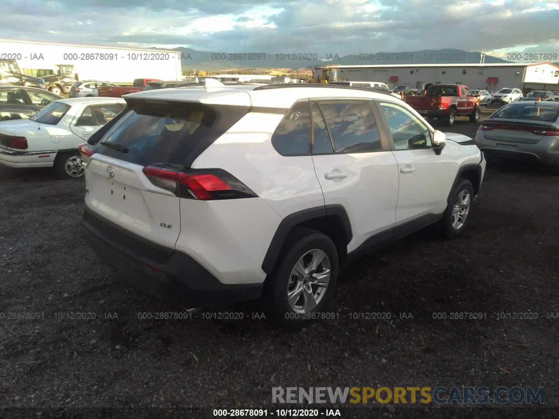 4 Photograph of a damaged car 2T3W1RFV1LC046422 TOYOTA RAV4 2020