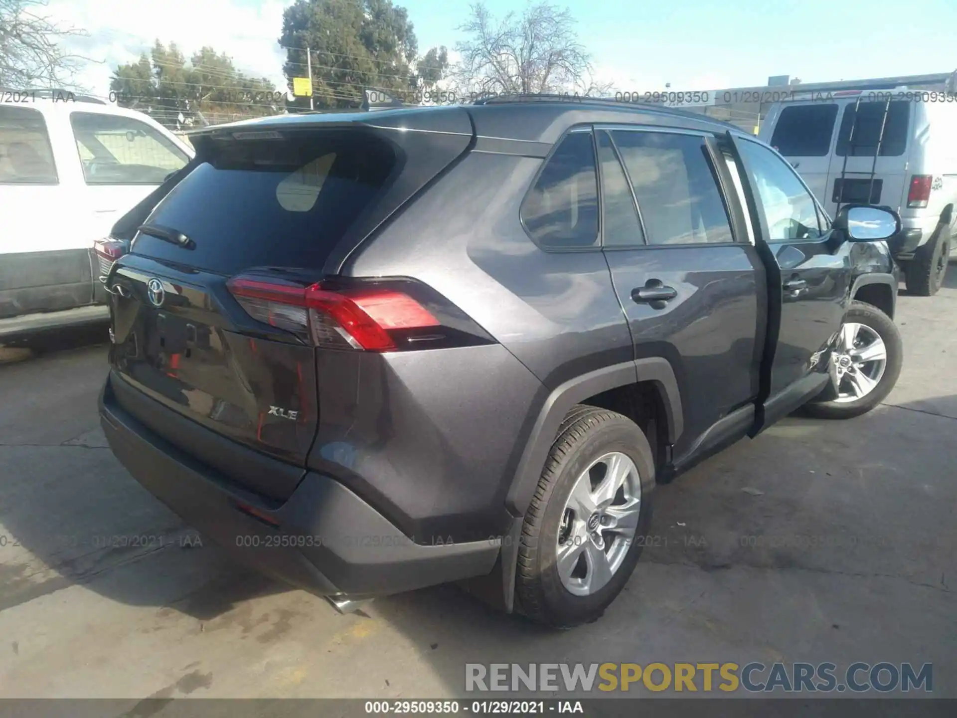 4 Photograph of a damaged car 2T3W1RFV1LC046937 TOYOTA RAV4 2020