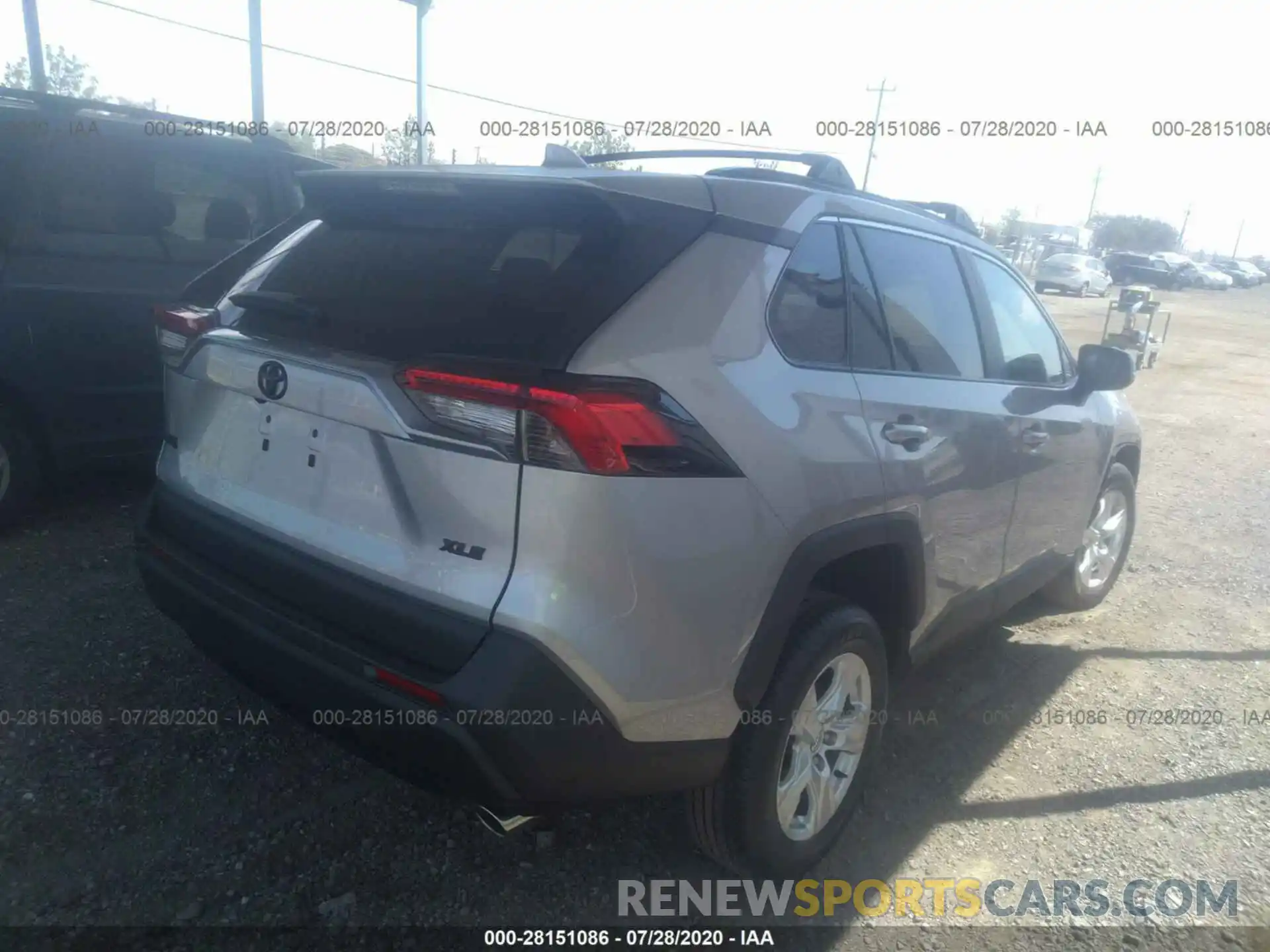 4 Photograph of a damaged car 2T3W1RFV1LC049112 TOYOTA RAV4 2020