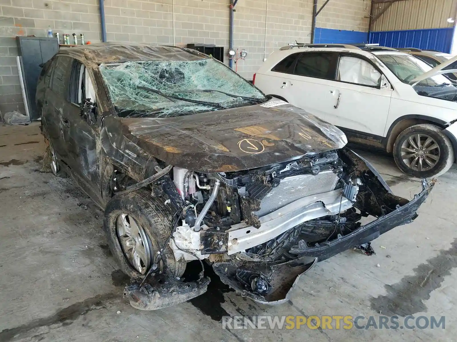 1 Photograph of a damaged car 2T3W1RFV1LC050289 TOYOTA RAV4 2020