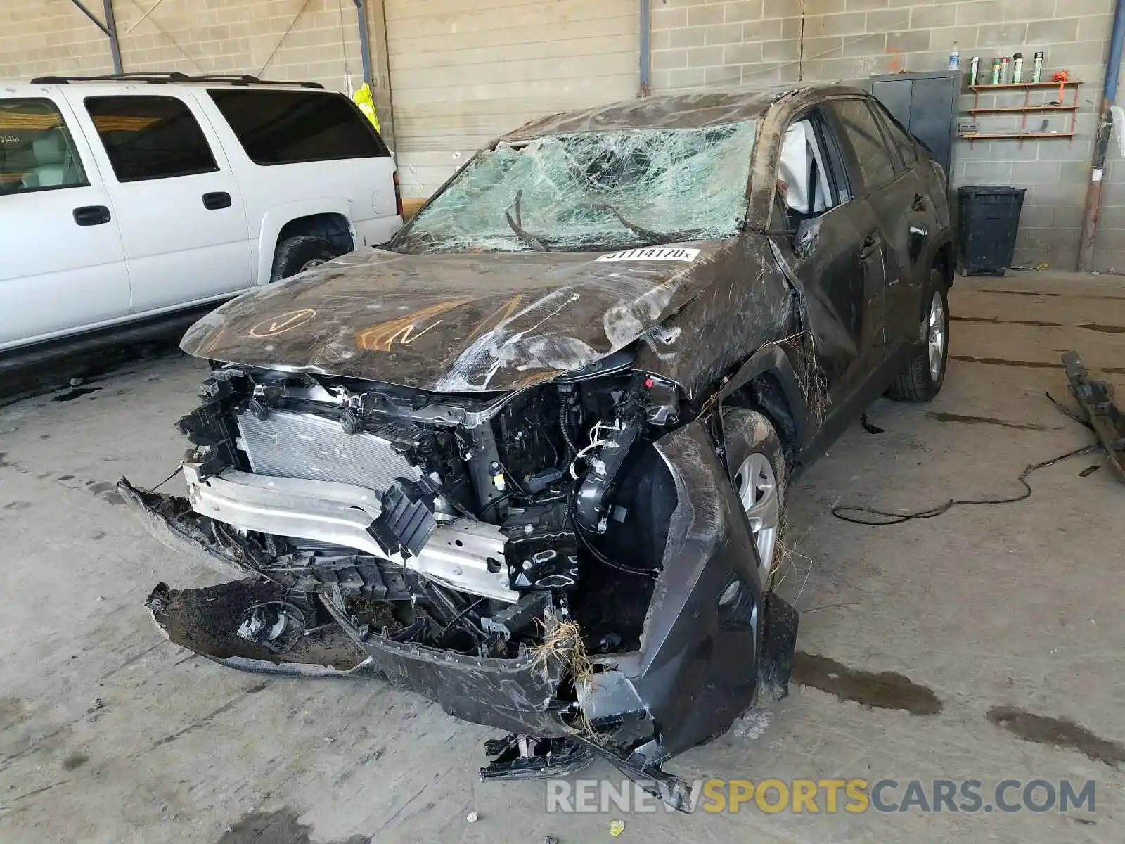 2 Photograph of a damaged car 2T3W1RFV1LC050289 TOYOTA RAV4 2020