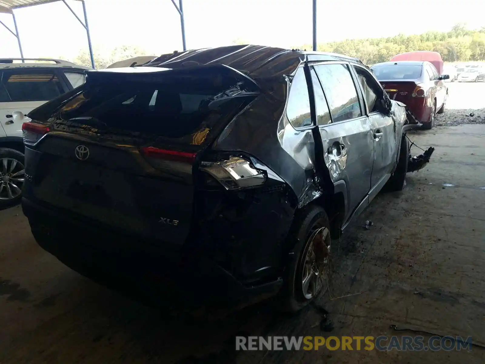 4 Photograph of a damaged car 2T3W1RFV1LC050289 TOYOTA RAV4 2020