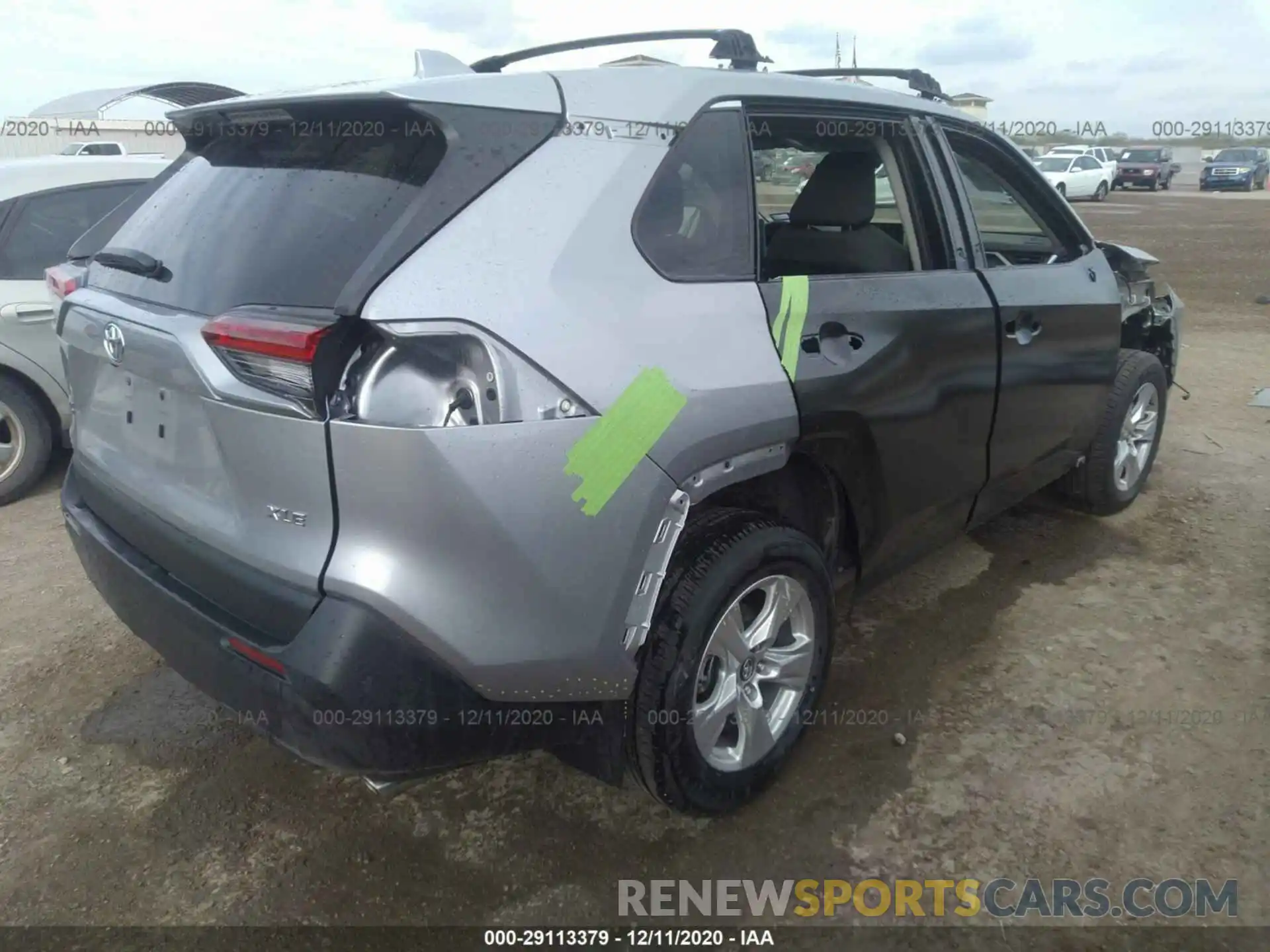 4 Photograph of a damaged car 2T3W1RFV1LC052902 TOYOTA RAV4 2020