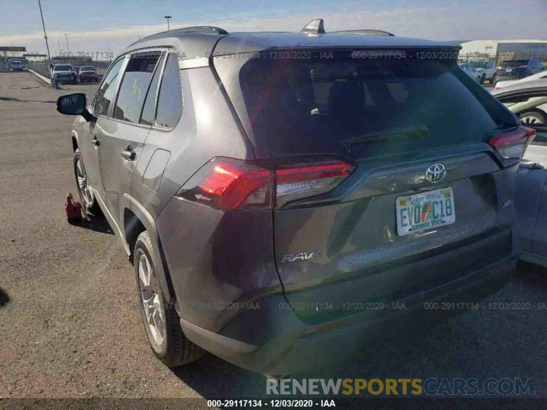 6 Photograph of a damaged car 2T3W1RFV1LC053029 TOYOTA RAV4 2020