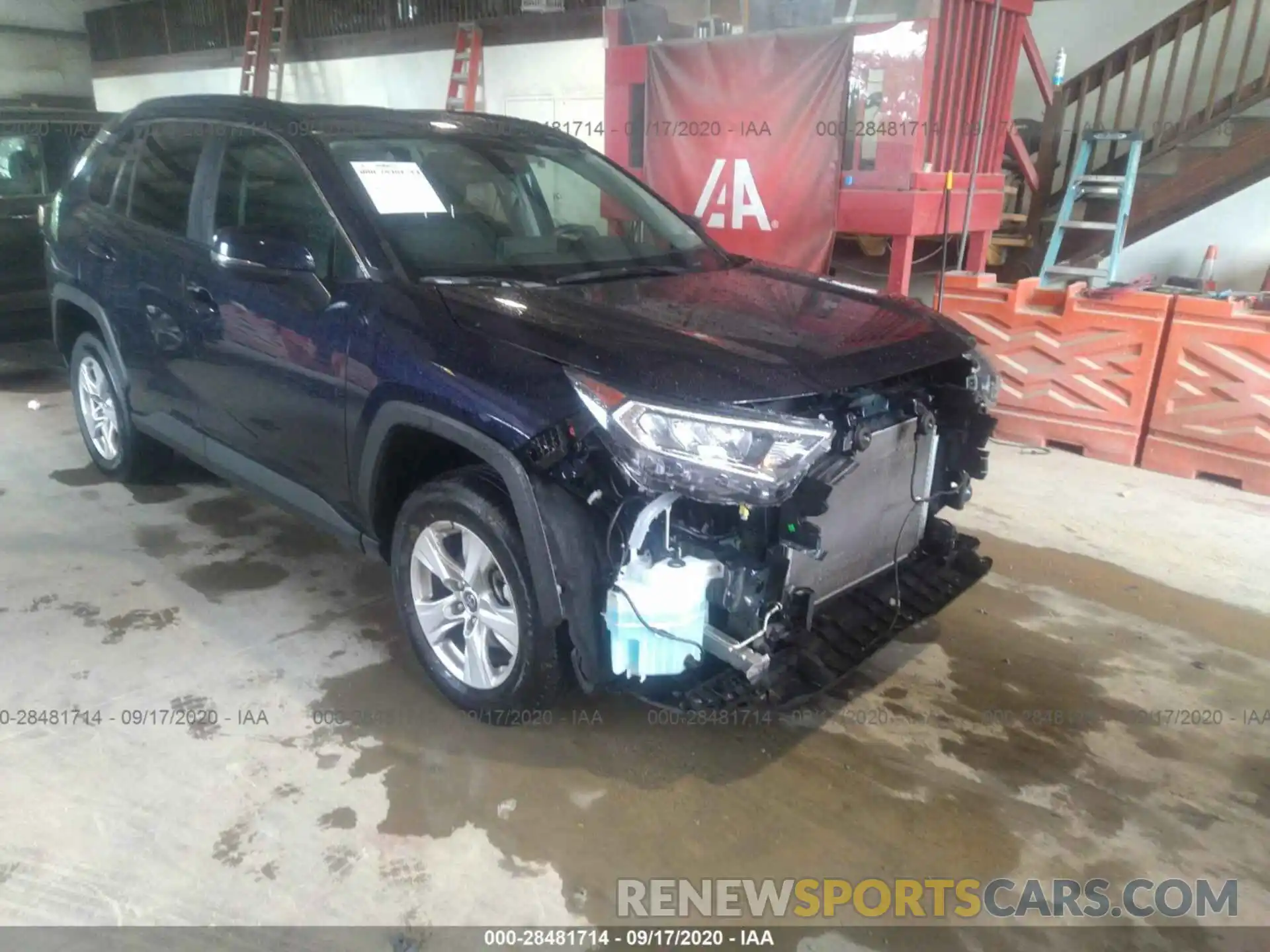 1 Photograph of a damaged car 2T3W1RFV1LC054004 TOYOTA RAV4 2020