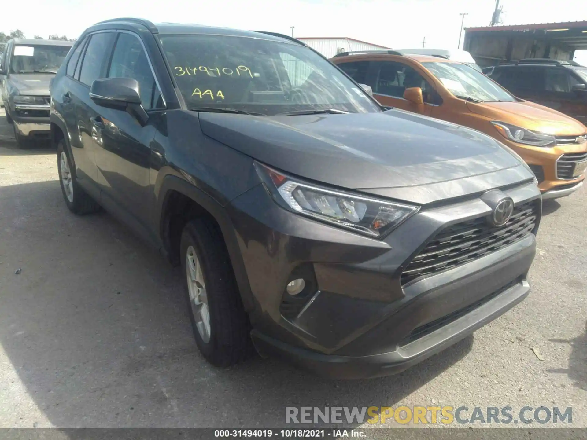 1 Photograph of a damaged car 2T3W1RFV1LC059512 TOYOTA RAV4 2020