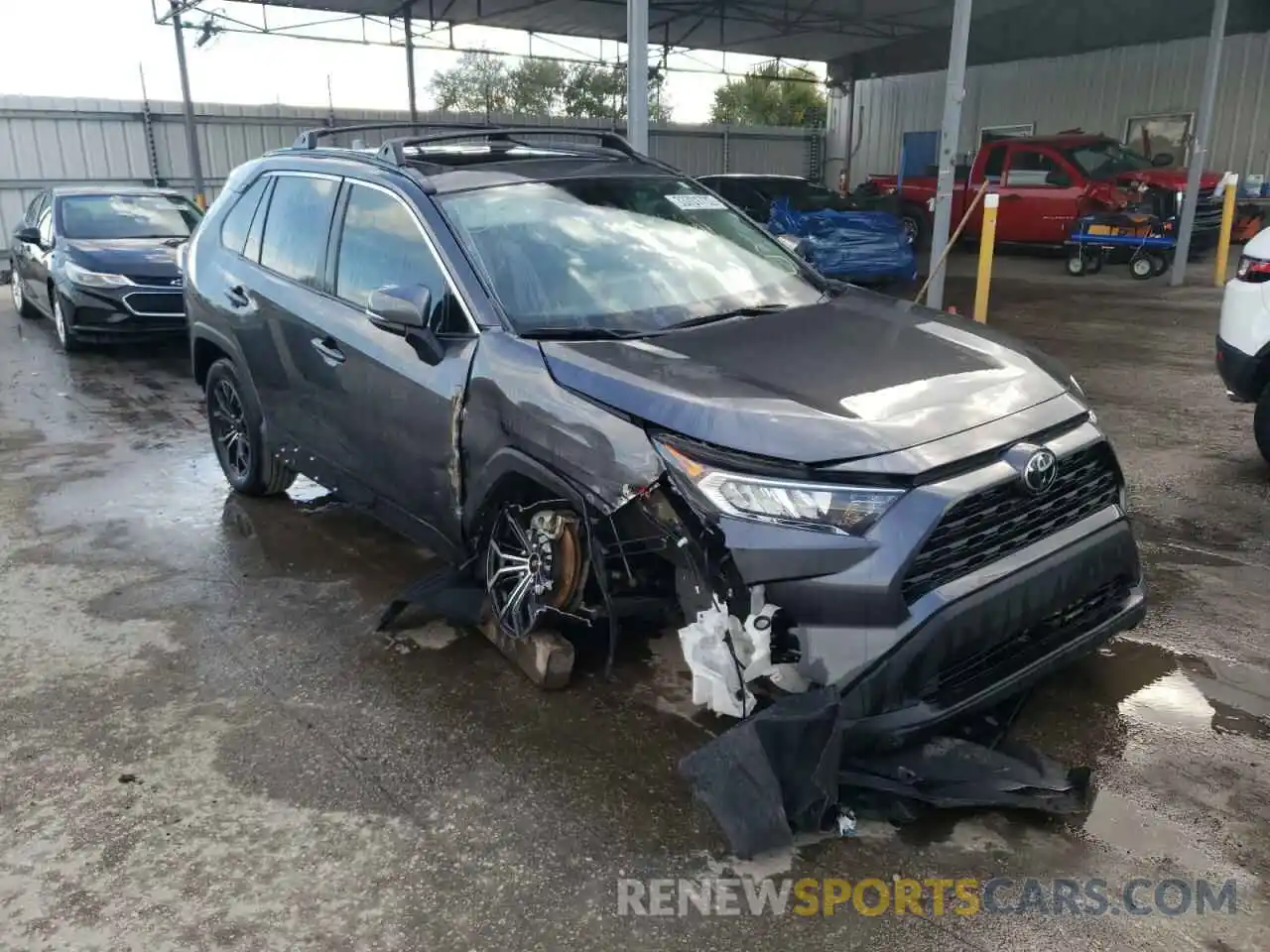 1 Photograph of a damaged car 2T3W1RFV1LC070591 TOYOTA RAV4 2020