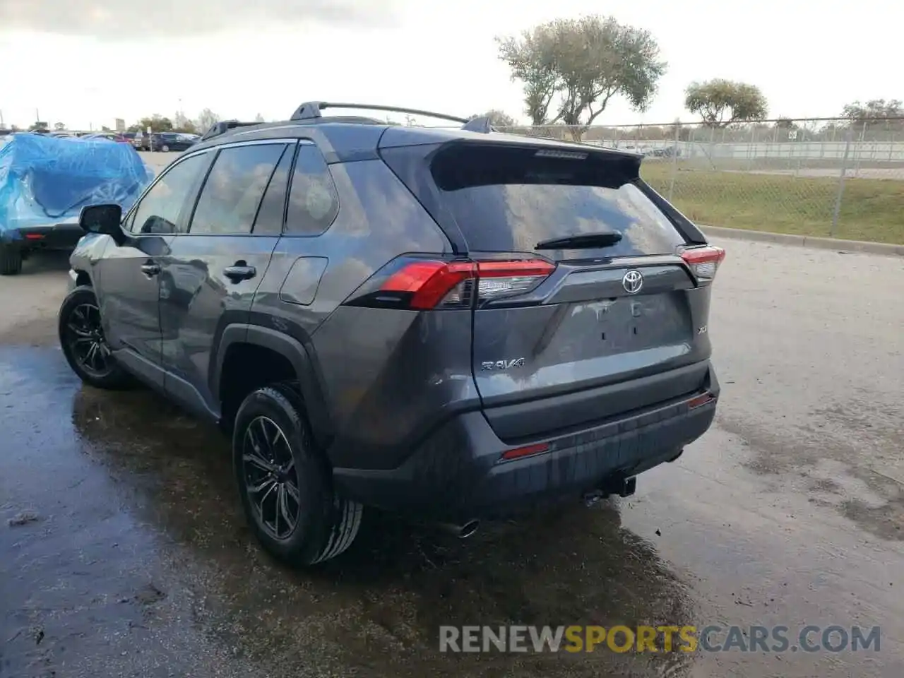 3 Photograph of a damaged car 2T3W1RFV1LC070591 TOYOTA RAV4 2020