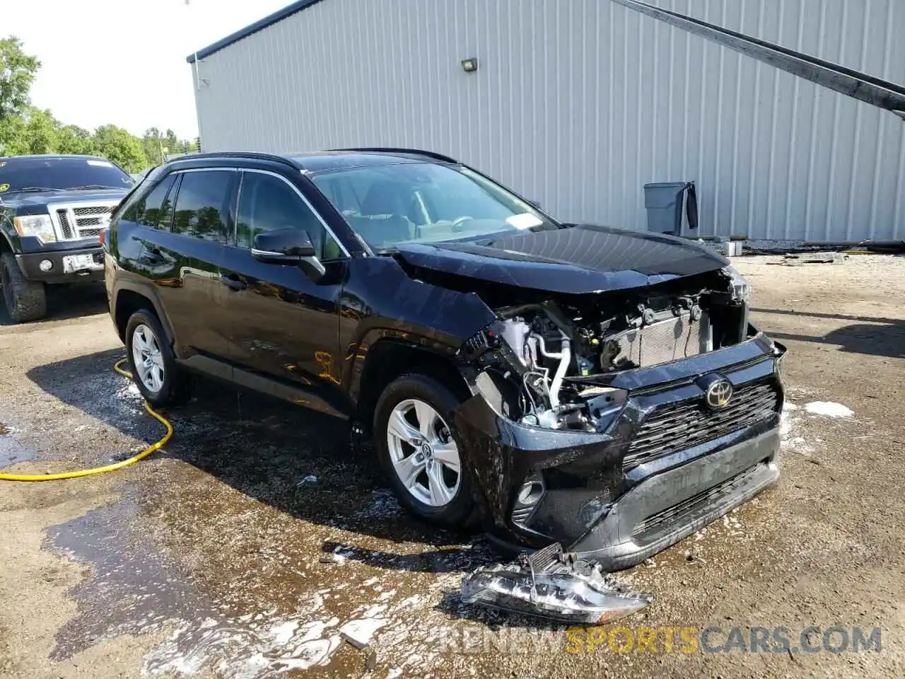 1 Photograph of a damaged car 2T3W1RFV1LC070607 TOYOTA RAV4 2020