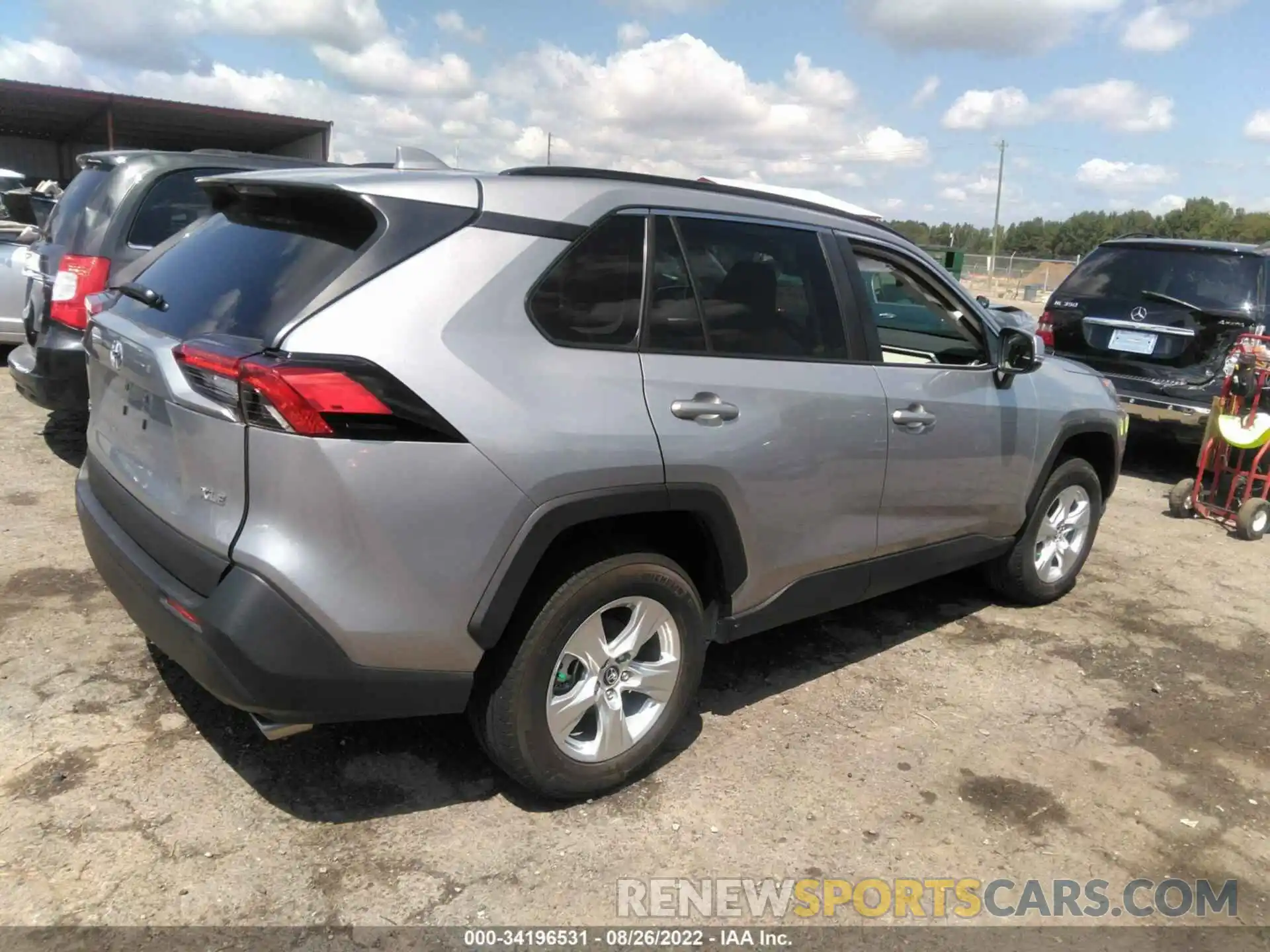 4 Photograph of a damaged car 2T3W1RFV1LC071479 TOYOTA RAV4 2020