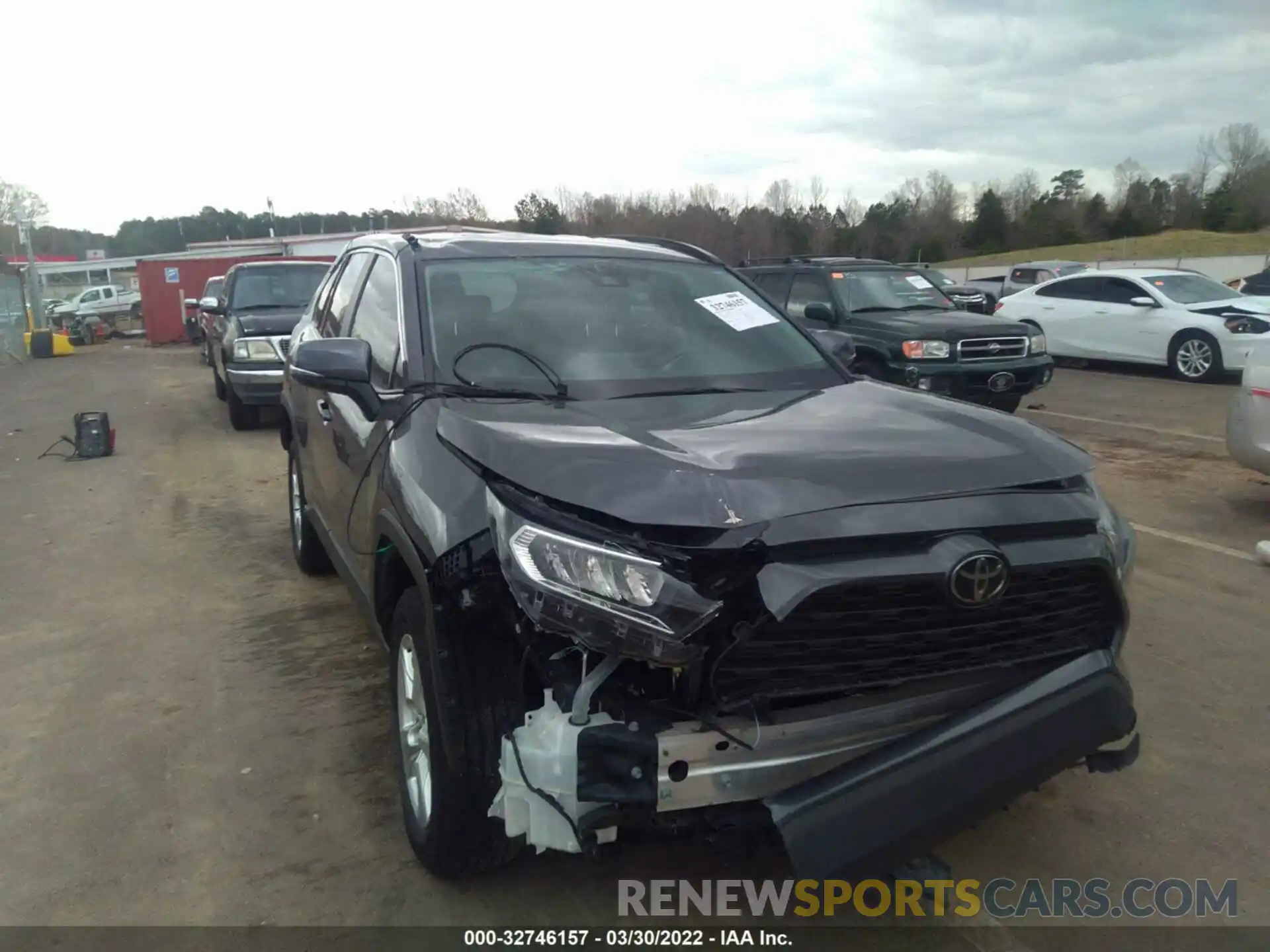 6 Photograph of a damaged car 2T3W1RFV1LC079923 TOYOTA RAV4 2020