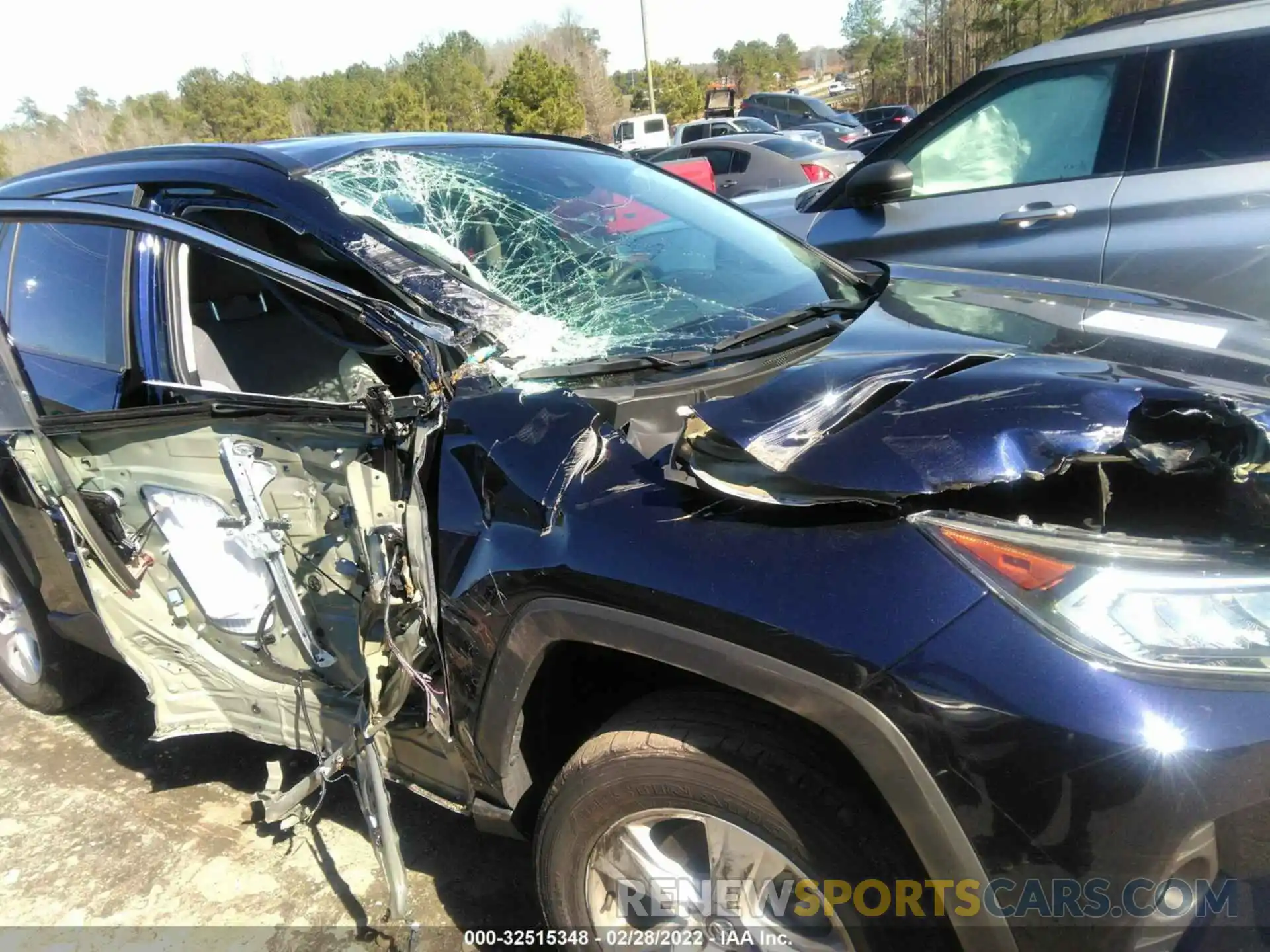 6 Photograph of a damaged car 2T3W1RFV1LC080134 TOYOTA RAV4 2020