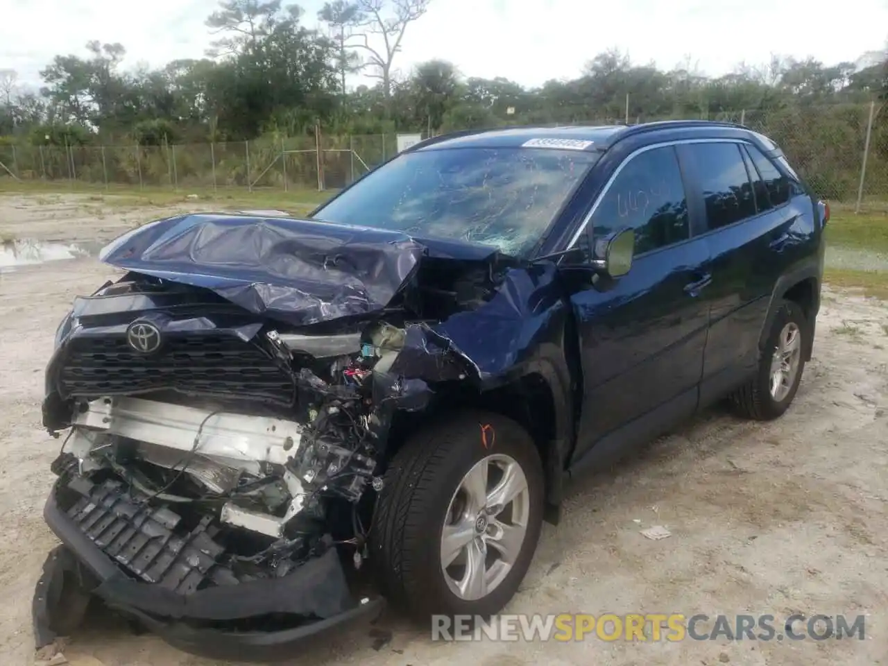 2 Photograph of a damaged car 2T3W1RFV1LW059010 TOYOTA RAV4 2020