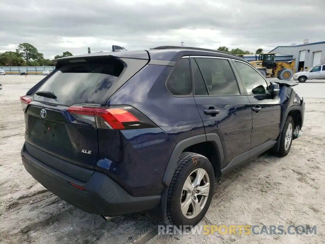 4 Photograph of a damaged car 2T3W1RFV1LW059010 TOYOTA RAV4 2020