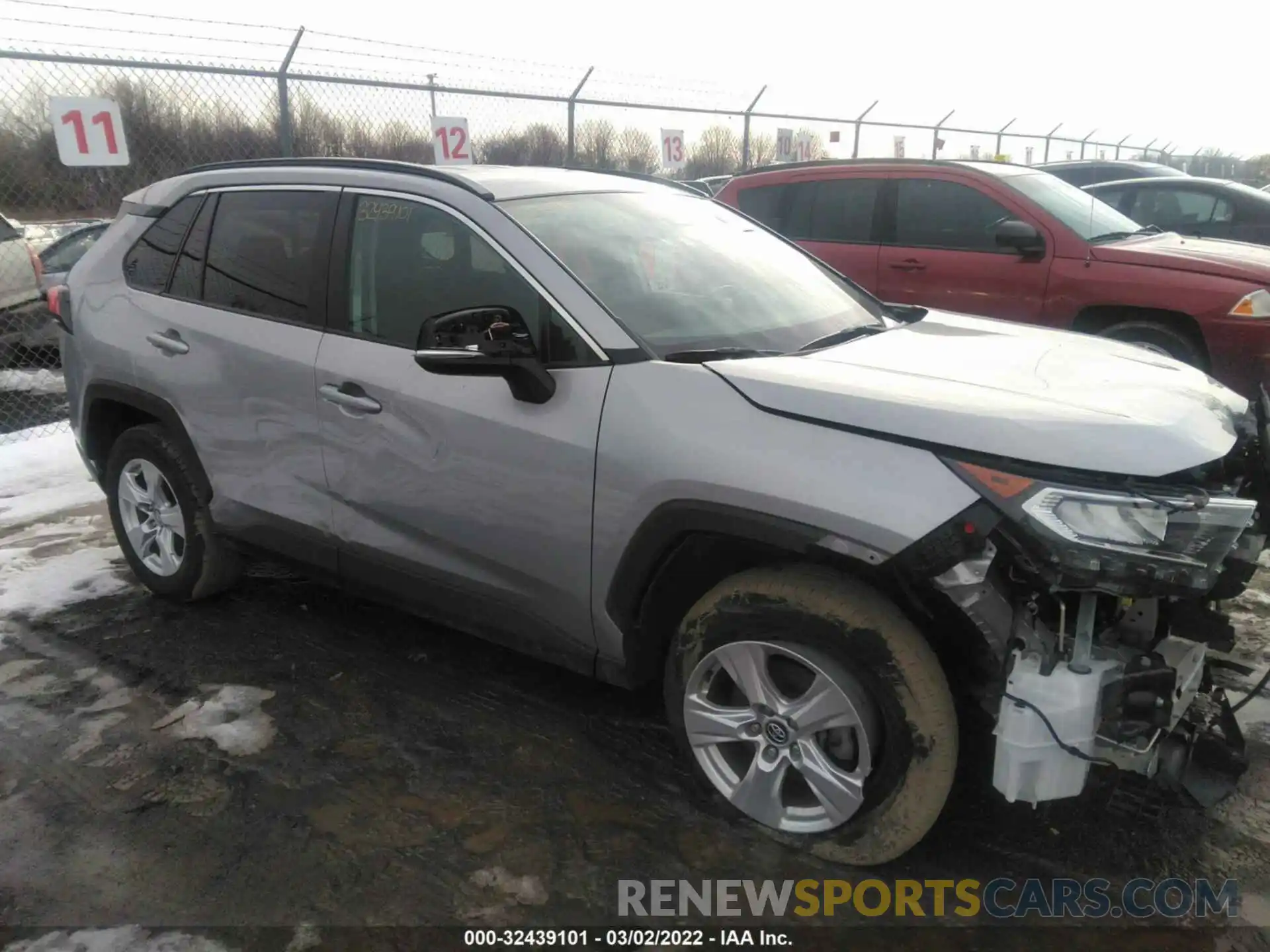 1 Photograph of a damaged car 2T3W1RFV1LW065907 TOYOTA RAV4 2020