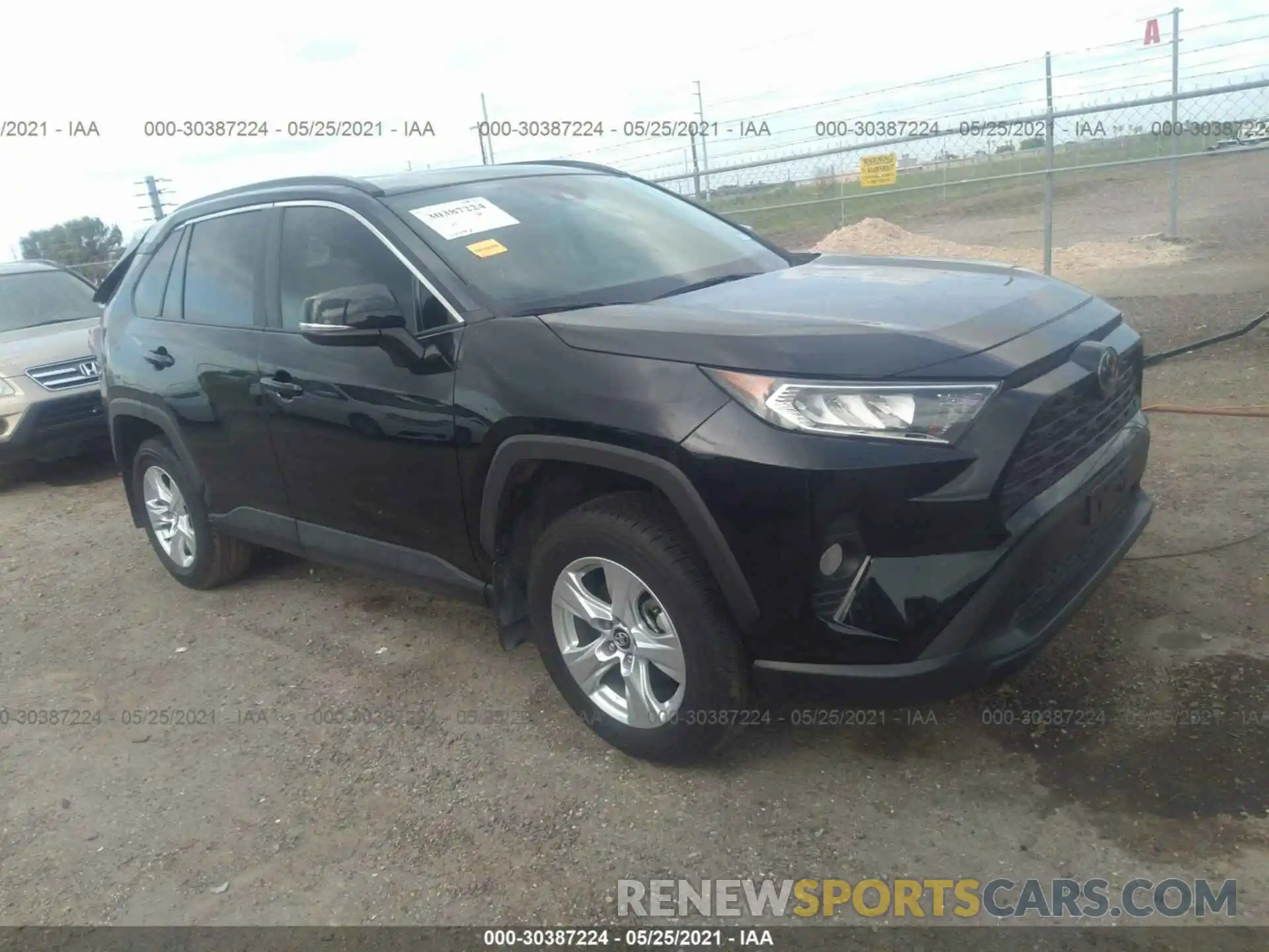 1 Photograph of a damaged car 2T3W1RFV1LW094310 TOYOTA RAV4 2020