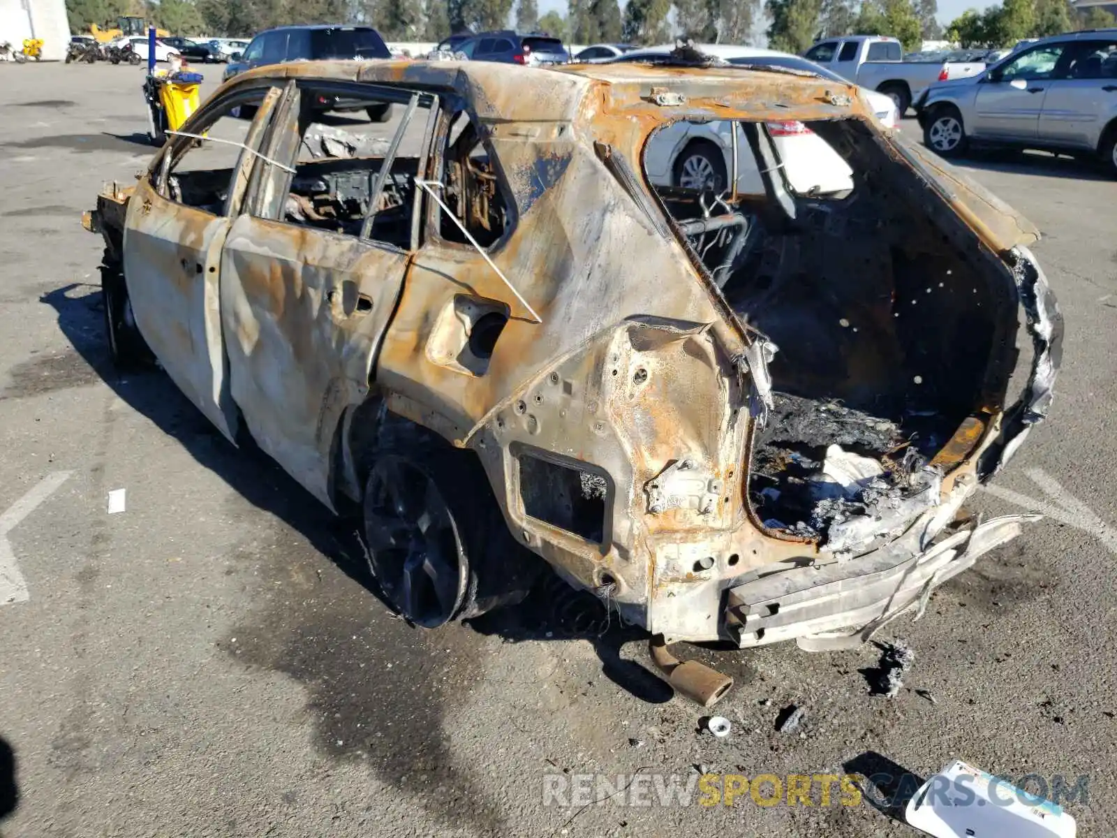 3 Photograph of a damaged car 2T3W1RFV1LW101479 TOYOTA RAV4 2020