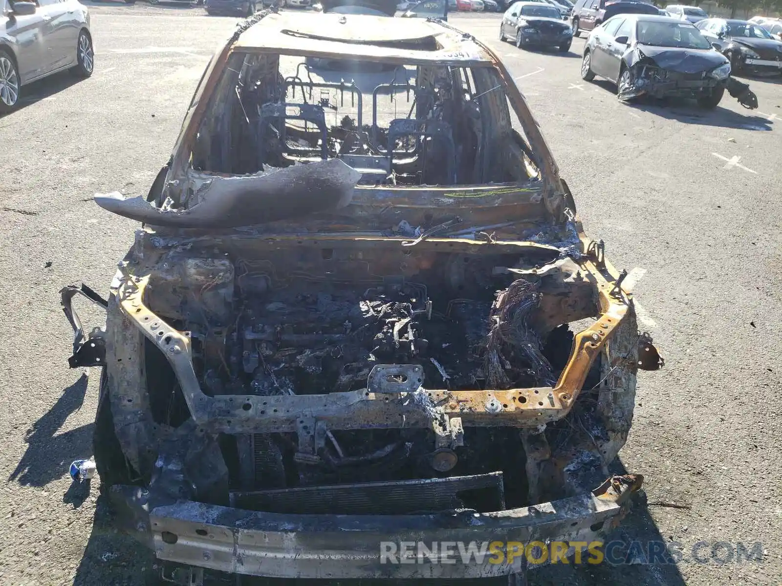 9 Photograph of a damaged car 2T3W1RFV1LW101479 TOYOTA RAV4 2020