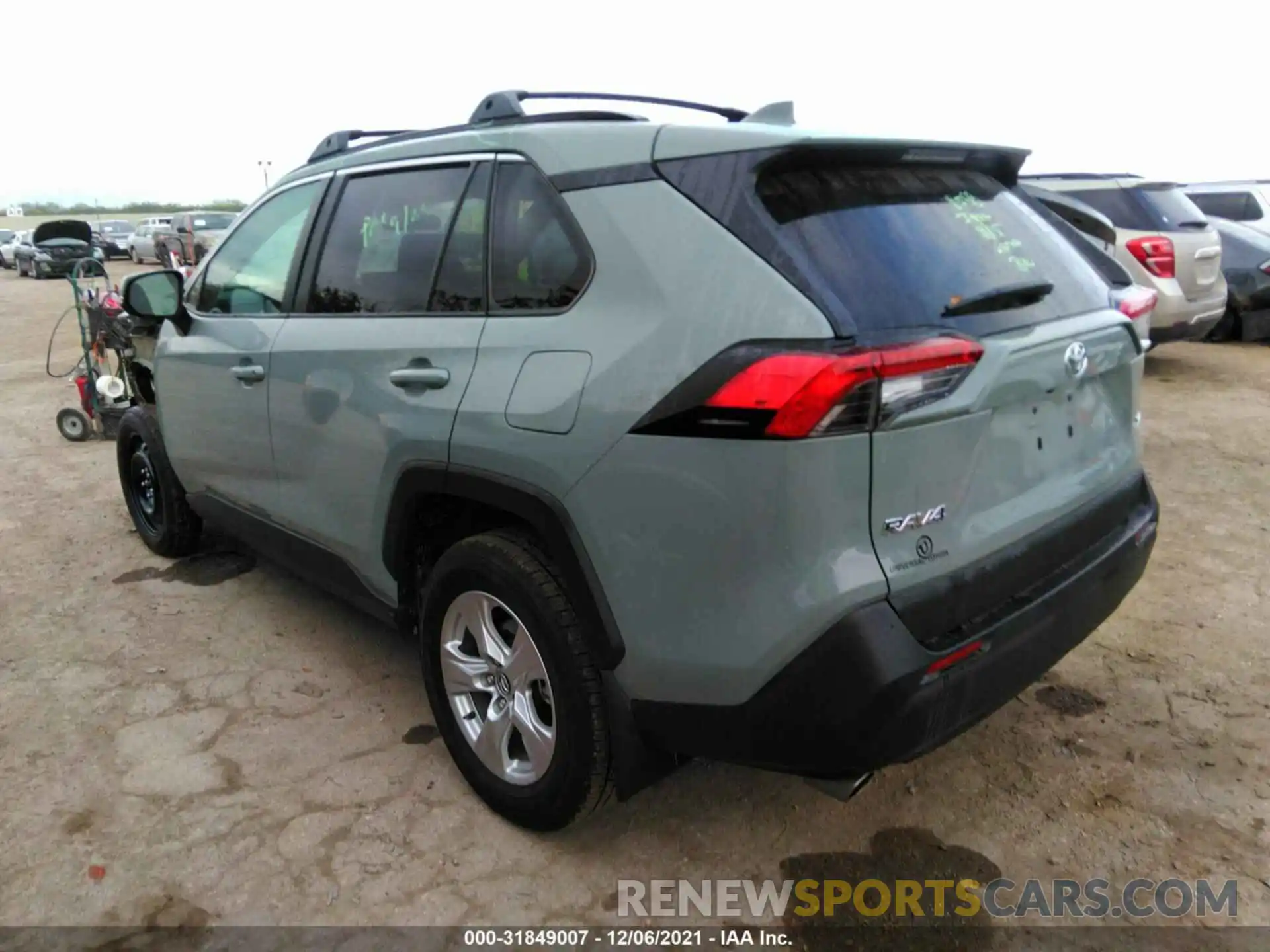 3 Фотография поврежденного автомобиля 2T3W1RFV1LW102096 TOYOTA RAV4 2020