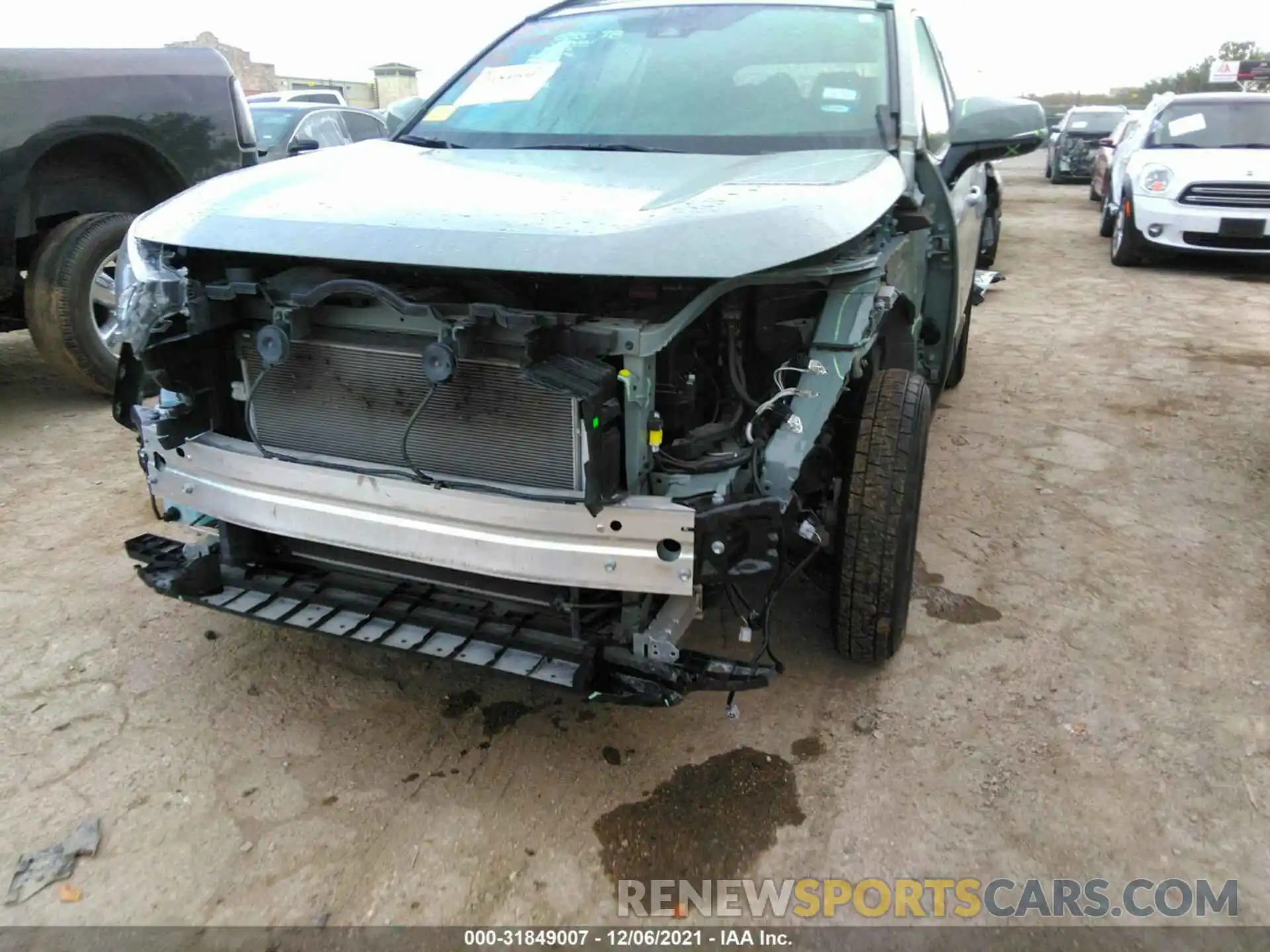 6 Photograph of a damaged car 2T3W1RFV1LW102096 TOYOTA RAV4 2020