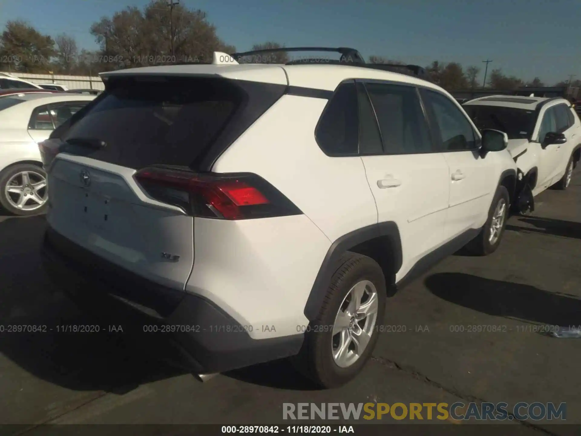 4 Photograph of a damaged car 2T3W1RFV2LC034621 TOYOTA RAV4 2020