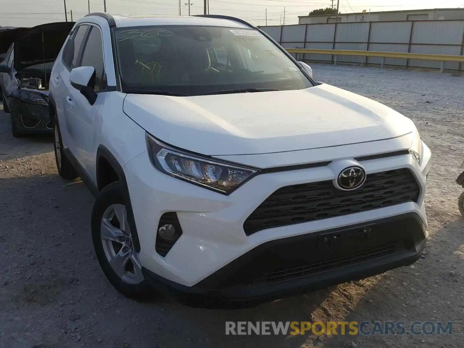 1 Photograph of a damaged car 2T3W1RFV2LC043805 TOYOTA RAV4 2020