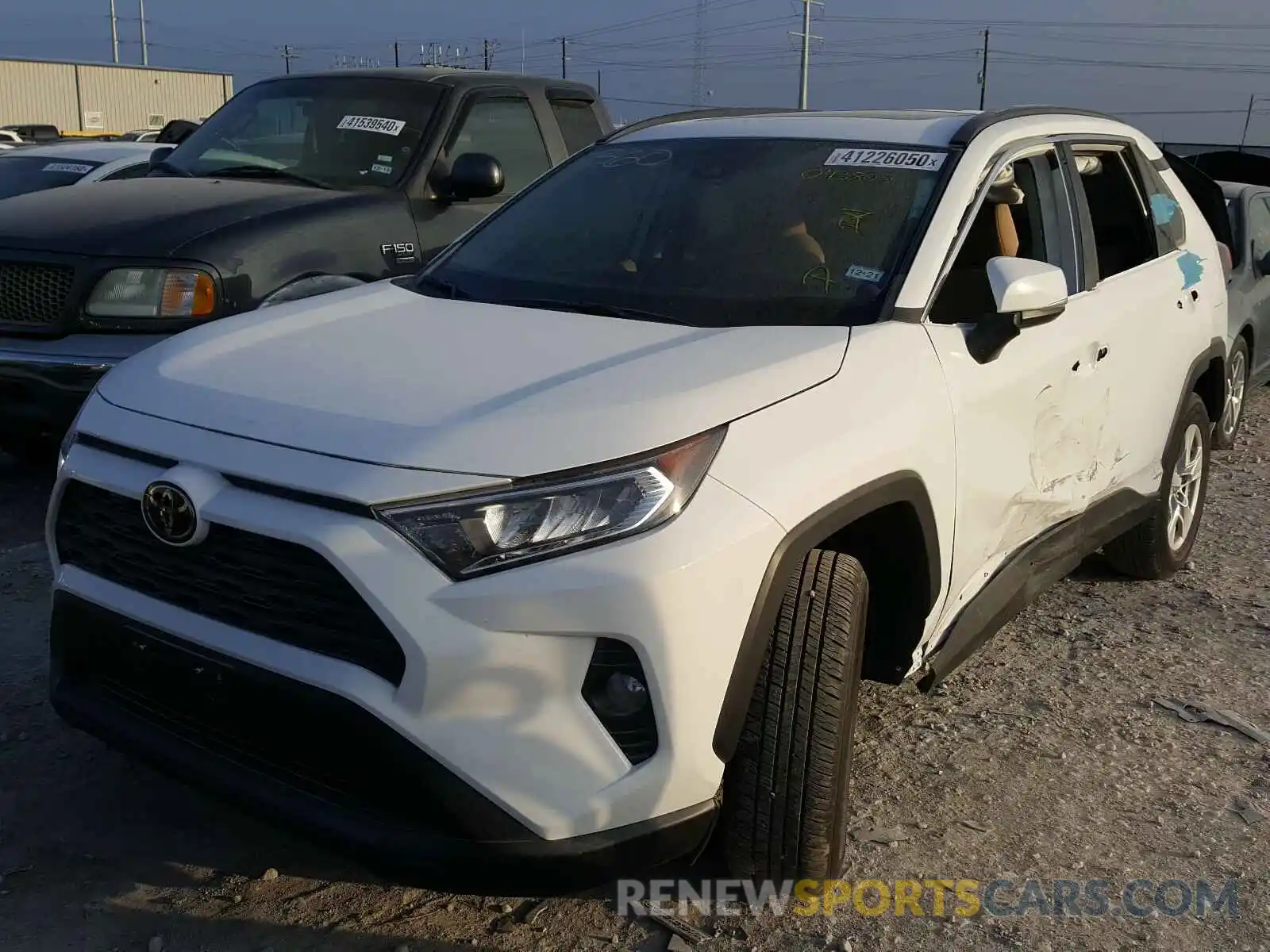 2 Photograph of a damaged car 2T3W1RFV2LC043805 TOYOTA RAV4 2020