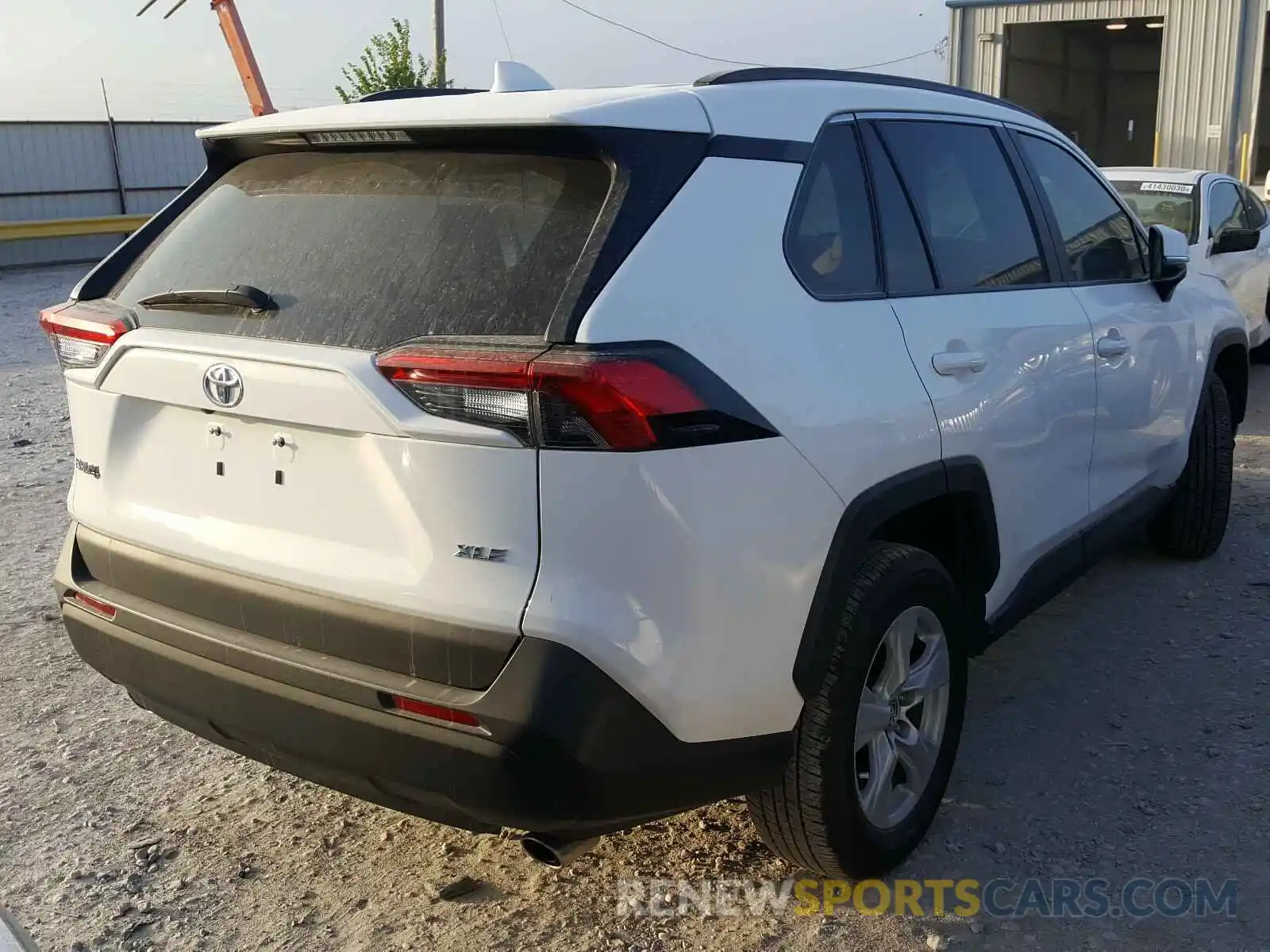 4 Photograph of a damaged car 2T3W1RFV2LC043805 TOYOTA RAV4 2020