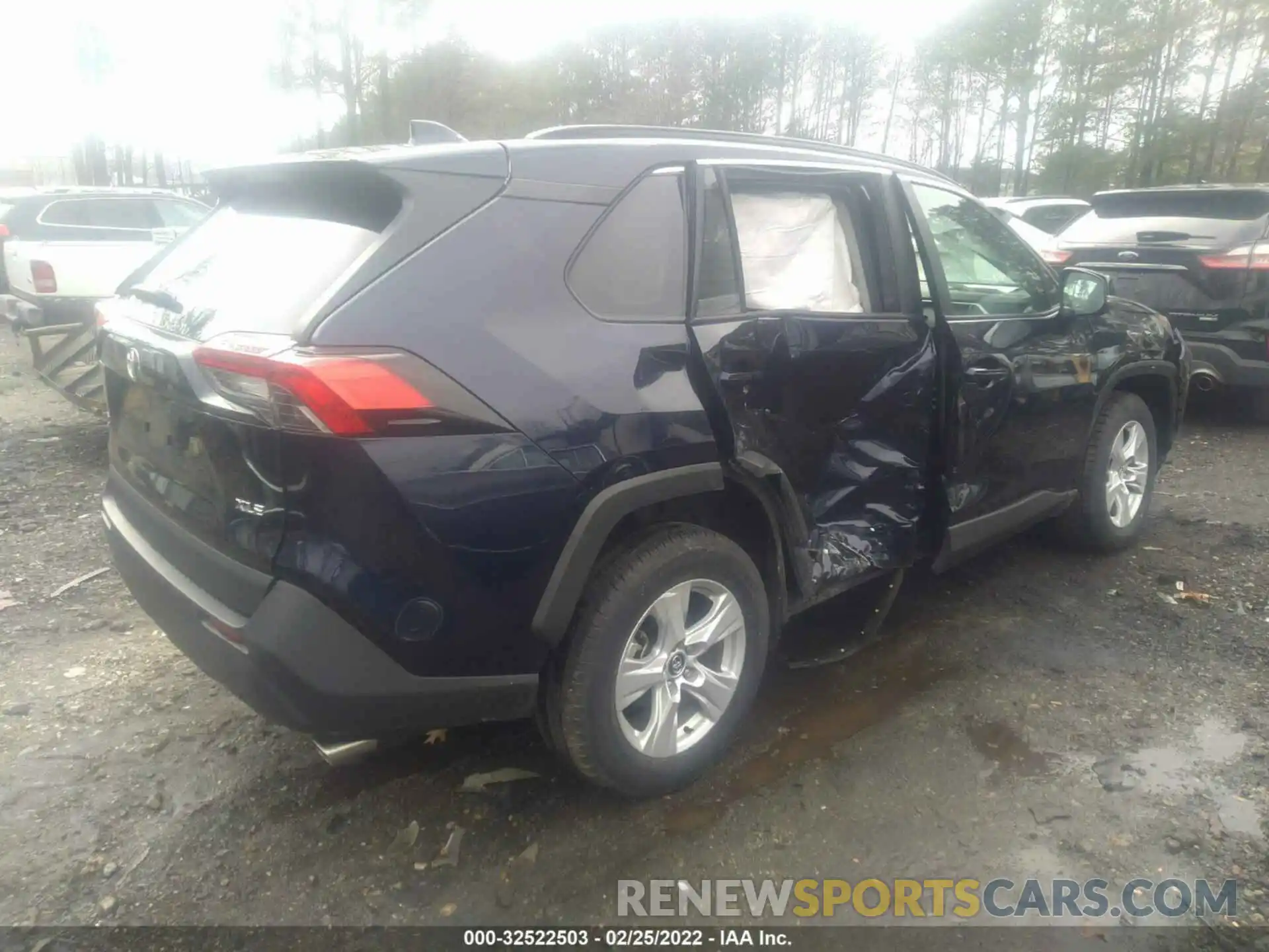 4 Photograph of a damaged car 2T3W1RFV2LC043979 TOYOTA RAV4 2020