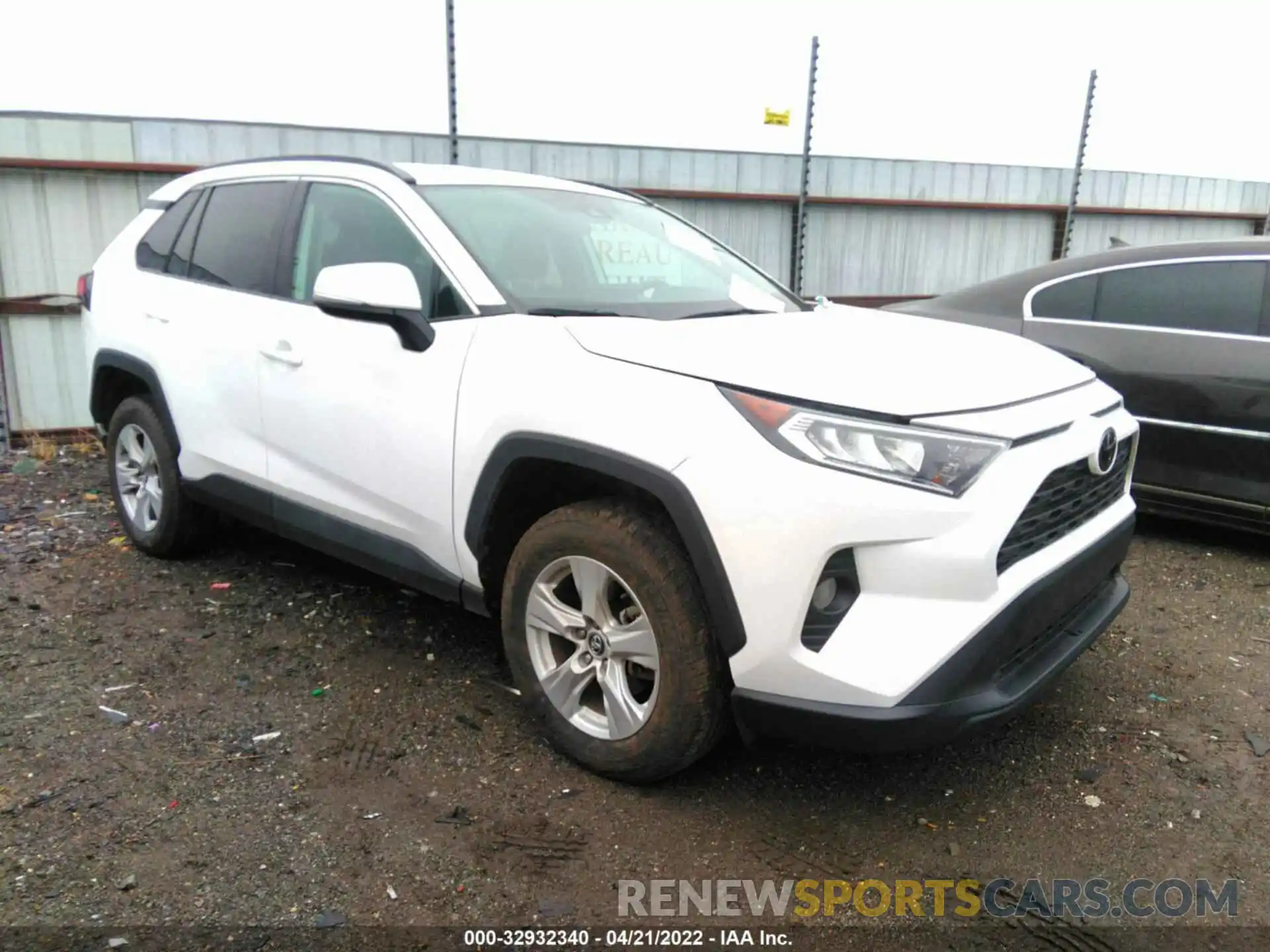 1 Photograph of a damaged car 2T3W1RFV2LC044596 TOYOTA RAV4 2020