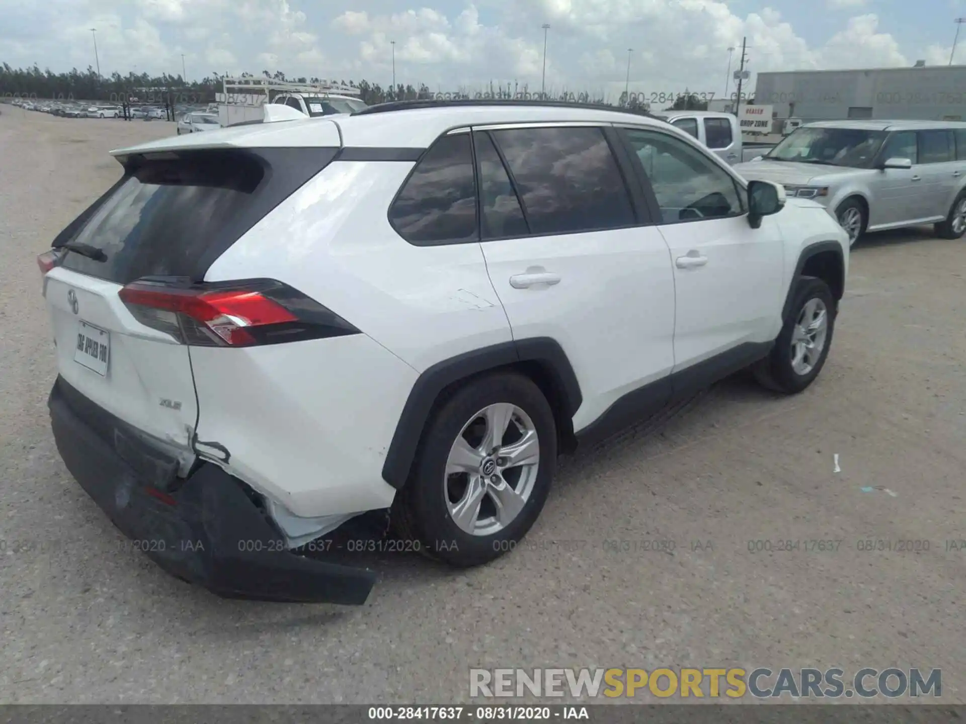 4 Photograph of a damaged car 2T3W1RFV2LC044856 TOYOTA RAV4 2020