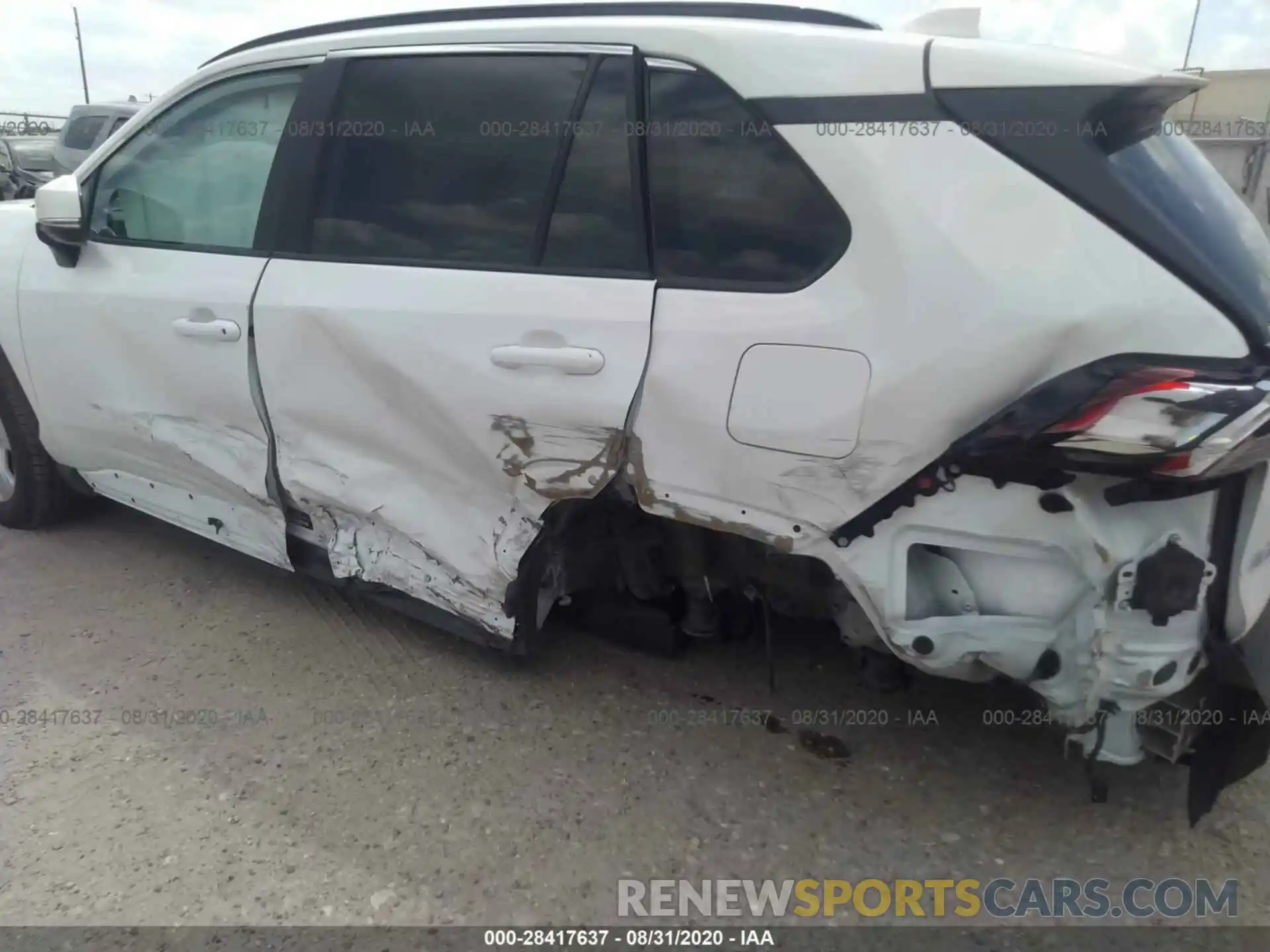 6 Photograph of a damaged car 2T3W1RFV2LC044856 TOYOTA RAV4 2020